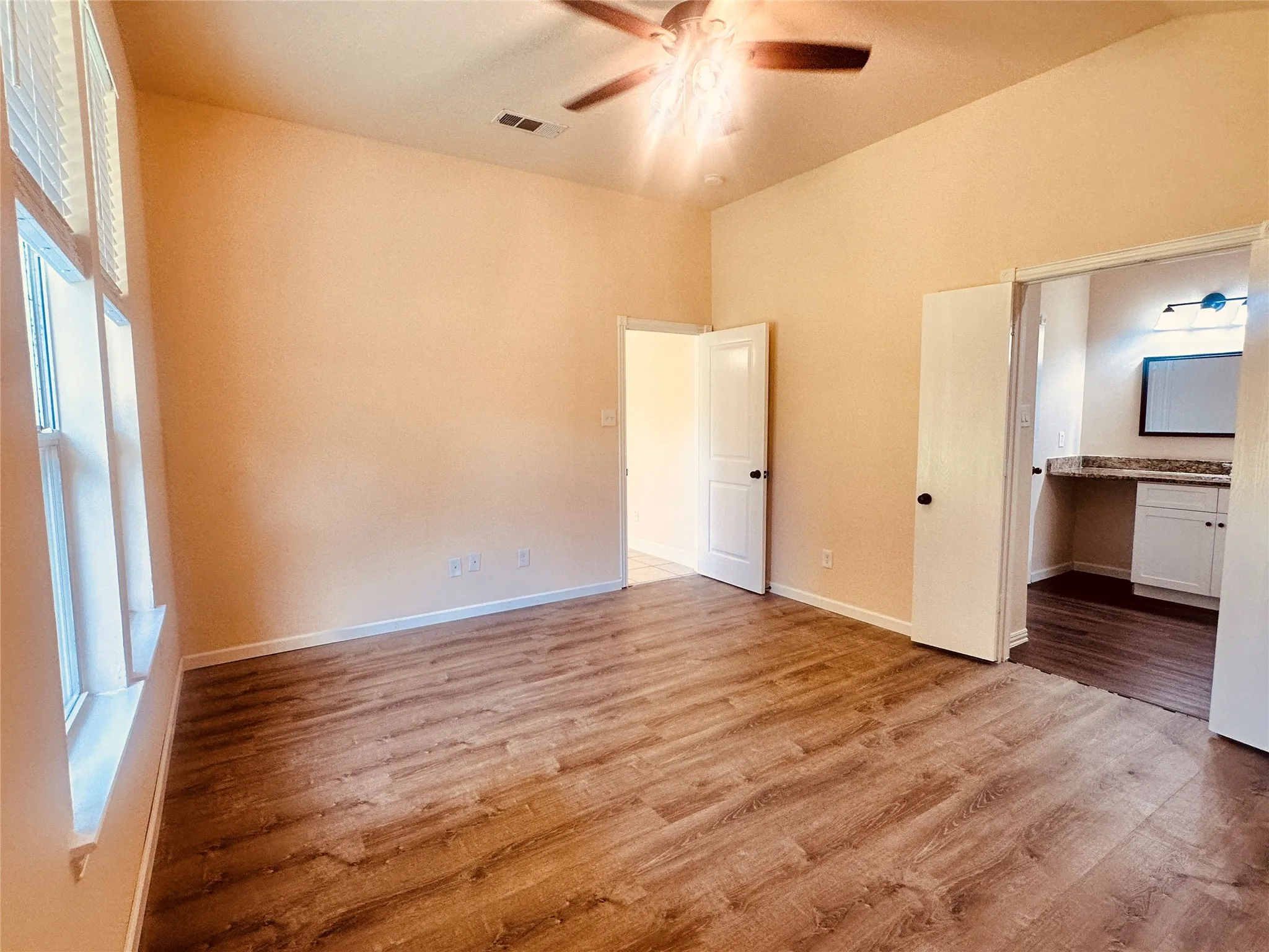 Single Family Residence For Rent in Denton County , 1029 Port Mansfield Drive, Little Elm, Texas 75068, 4 Bedroom, 2 Bathroom, 2 Garage spaces, 1,729 Sqft, built in 2001, mls#21310180, Real Estate Agent in Little Elm, Homes For Rent in Denton county, Homes For Rent in Little Elm, Realtor in Little Elm Texas, Real Estate Brokerage Independent Realty Texas, Luminita Cordes Realtor
