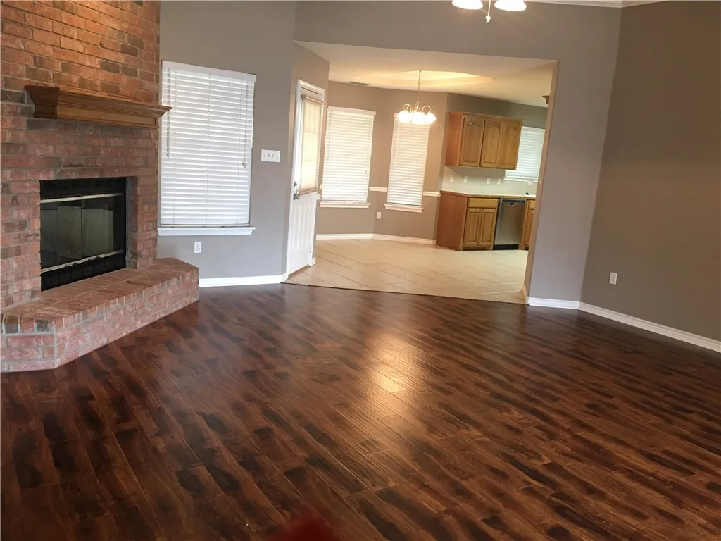 Single Family Residence For Rent in Taylor County , 2218 Old Ironsides Road, Abilene, Texas 79601, 3 Bedroom, 2 Bathroom, 1 Garage spaces, 1,561 Sqft, built in 2004, mls#21311108, Real Estate Agent in Abilene, Homes For Rent in Taylor county, Homes For Rent in Abilene, Realtor in Abilene Texas, Real Estate Brokerage Independent Realty Texas, Luminita Cordes Realtor