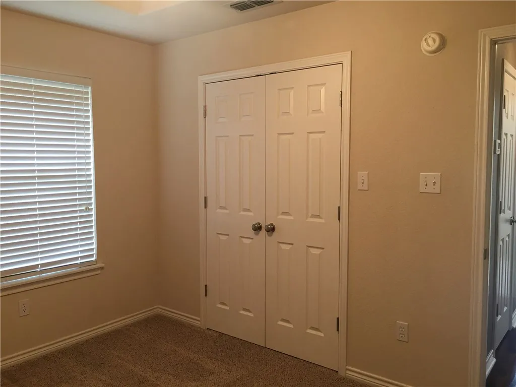 Single Family Residence For Rent in Taylor County , 2218 Old Ironsides Road, Abilene, Texas 79601, 3 Bedroom, 2 Bathroom, 1 Garage spaces, 1,561 Sqft, built in 2004, mls#21311108, Real Estate Agent in Abilene, Homes For Rent in Taylor county, Homes For Rent in Abilene, Realtor in Abilene Texas, Real Estate Brokerage Independent Realty Texas, Luminita Cordes Realtor