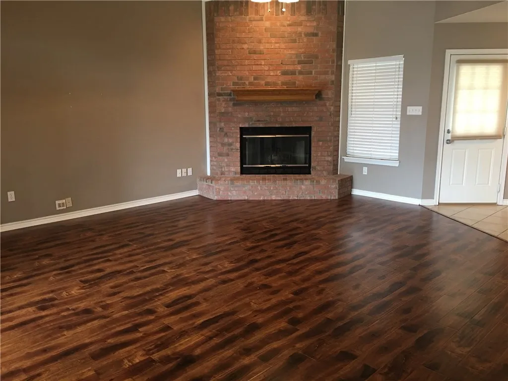 Single Family Residence For Rent in Taylor County , 2218 Old Ironsides Road, Abilene, Texas 79601, 3 Bedroom, 2 Bathroom, 1 Garage spaces, 1,561 Sqft, built in 2004, mls#21311108, Real Estate Agent in Abilene, Homes For Rent in Taylor county, Homes For Rent in Abilene, Realtor in Abilene Texas, Real Estate Brokerage Independent Realty Texas, Luminita Cordes Realtor