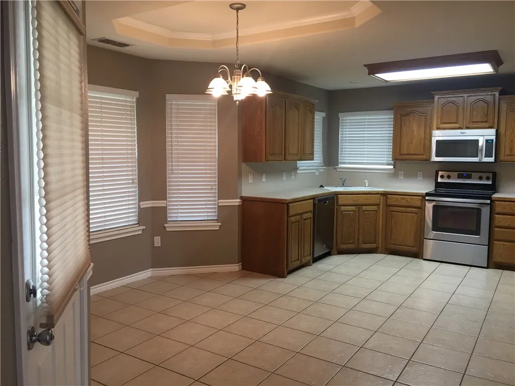 Single Family Residence For Rent in Taylor County , 2218 Old Ironsides Road, Abilene, Texas 79601, 3 Bedroom, 2 Bathroom, 1 Garage spaces, 1,561 Sqft, built in 2004, mls#21311108, Real Estate Agent in Abilene, Homes For Rent in Taylor county, Homes For Rent in Abilene, Realtor in Abilene Texas, Real Estate Brokerage Independent Realty Texas, Luminita Cordes Realtor