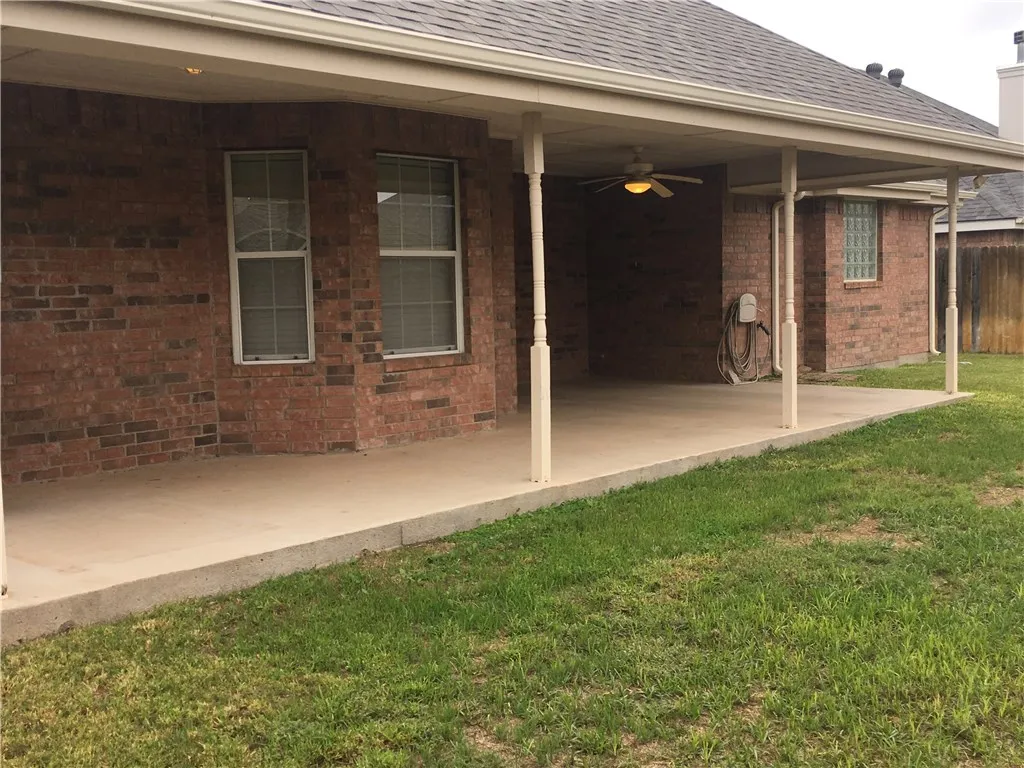Single Family Residence For Rent in Taylor County , 2218 Old Ironsides Road, Abilene, Texas 79601, 3 Bedroom, 2 Bathroom, 1 Garage spaces, 1,561 Sqft, built in 2004, mls#21311108, Real Estate Agent in Abilene, Homes For Rent in Taylor county, Homes For Rent in Abilene, Realtor in Abilene Texas, Real Estate Brokerage Independent Realty Texas, Luminita Cordes Realtor