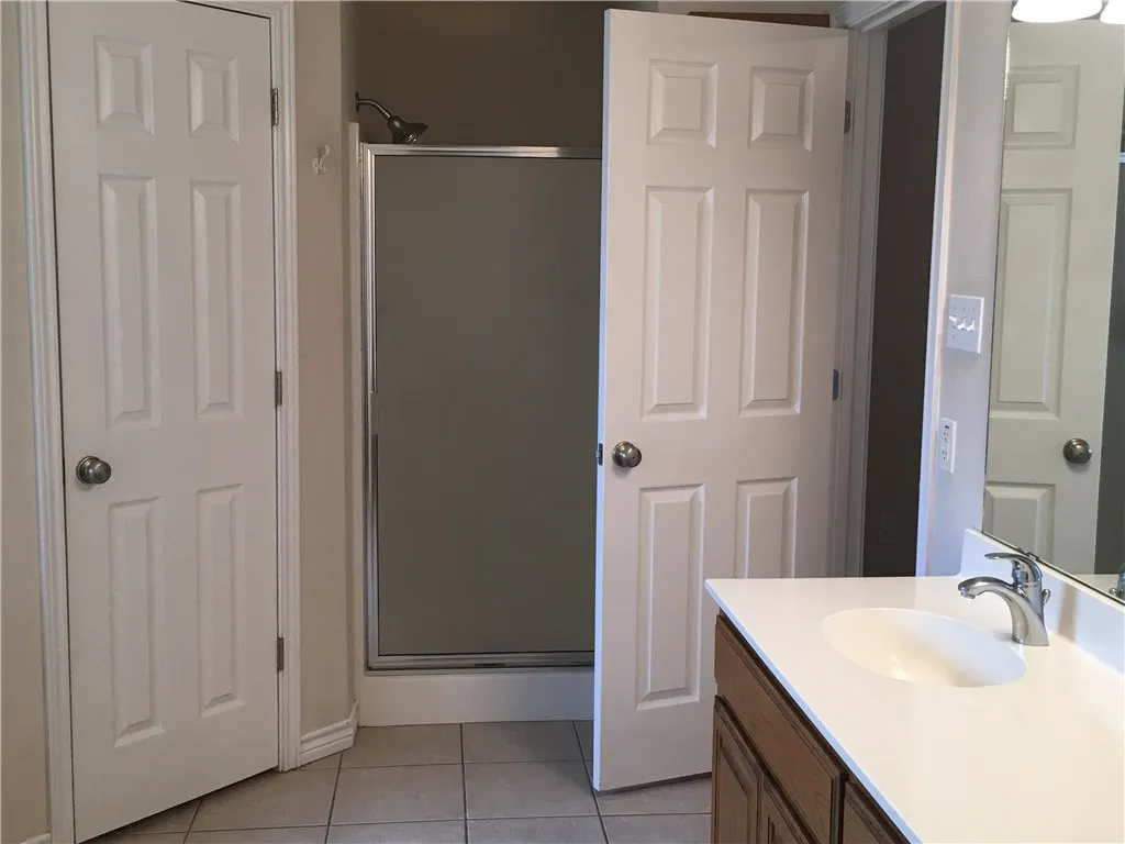 Single Family Residence For Rent in Taylor County , 2218 Old Ironsides Road, Abilene, Texas 79601, 3 Bedroom, 2 Bathroom, 1 Garage spaces, 1,561 Sqft, built in 2004, mls#21311108, Real Estate Agent in Abilene, Homes For Rent in Taylor county, Homes For Rent in Abilene, Realtor in Abilene Texas, Real Estate Brokerage Independent Realty Texas, Luminita Cordes Realtor