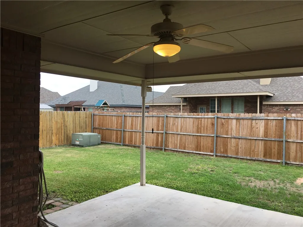 Single Family Residence For Rent in Taylor County , 2218 Old Ironsides Road, Abilene, Texas 79601, 3 Bedroom, 2 Bathroom, 1 Garage spaces, 1,561 Sqft, built in 2004, mls#21311108, Real Estate Agent in Abilene, Homes For Rent in Taylor county, Homes For Rent in Abilene, Realtor in Abilene Texas, Real Estate Brokerage Independent Realty Texas, Luminita Cordes Realtor