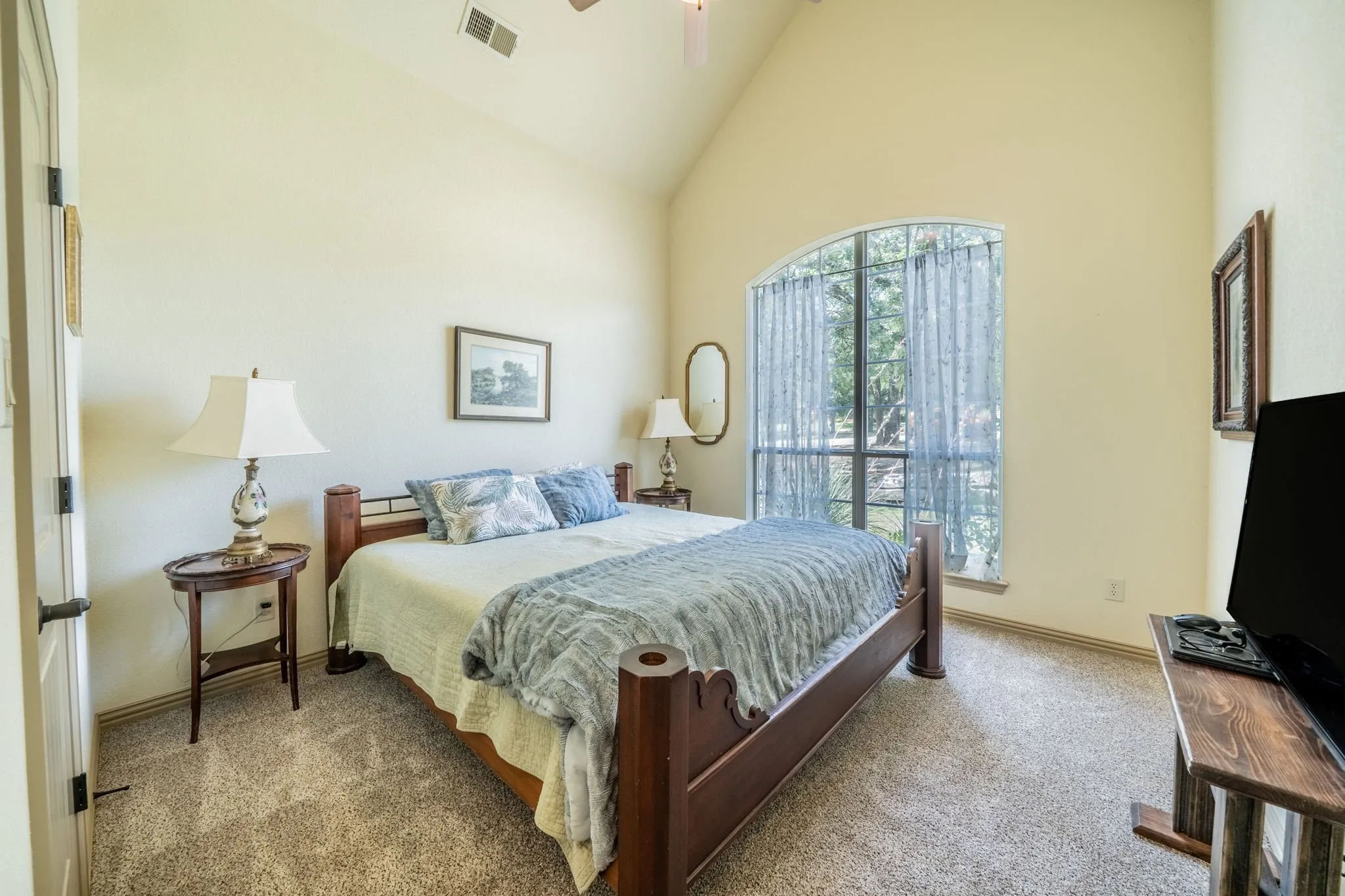 Secondary Bedroom - New Carpet .