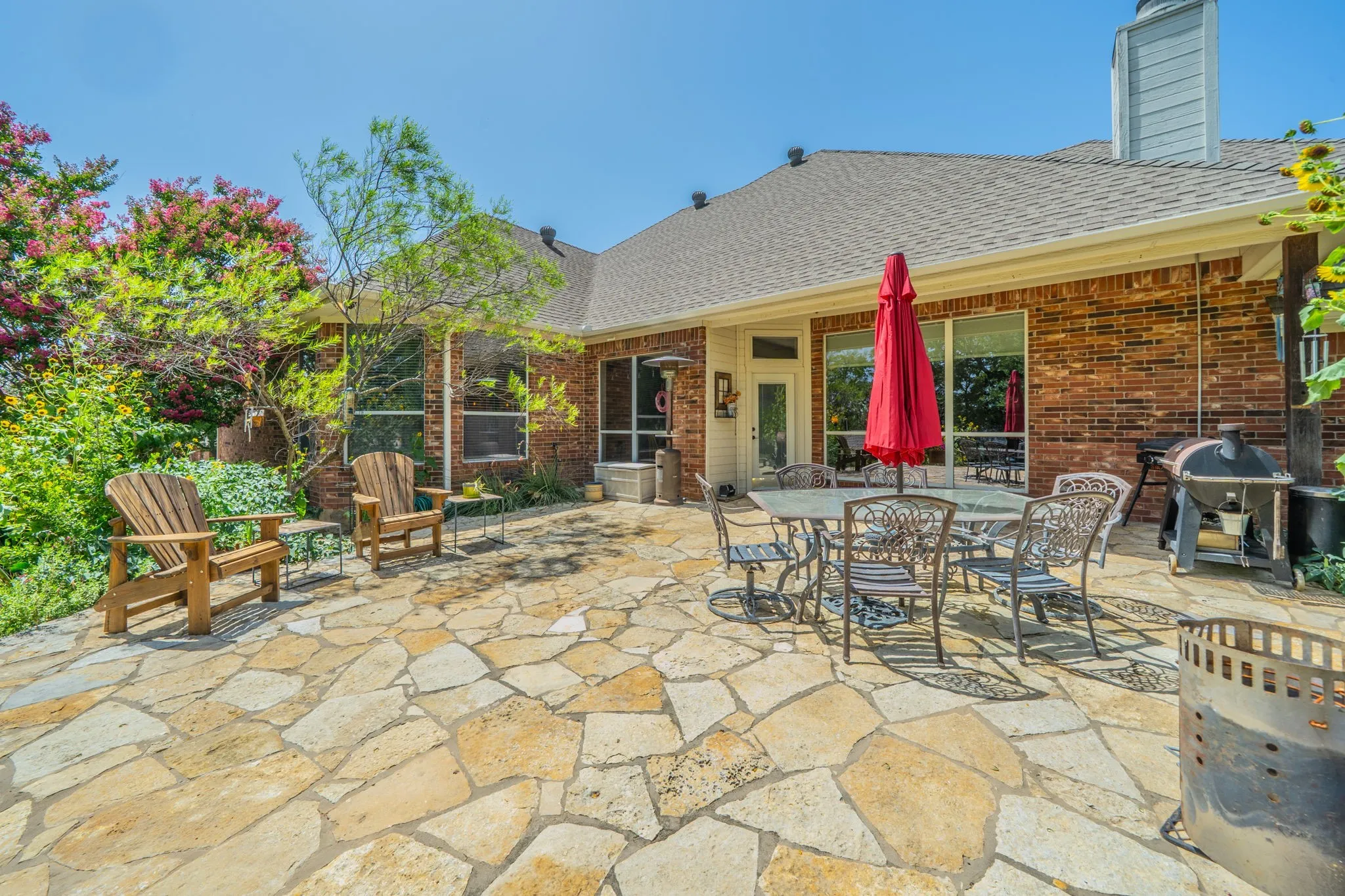 Great Patio area to enjoy quiet time with family & fiends.