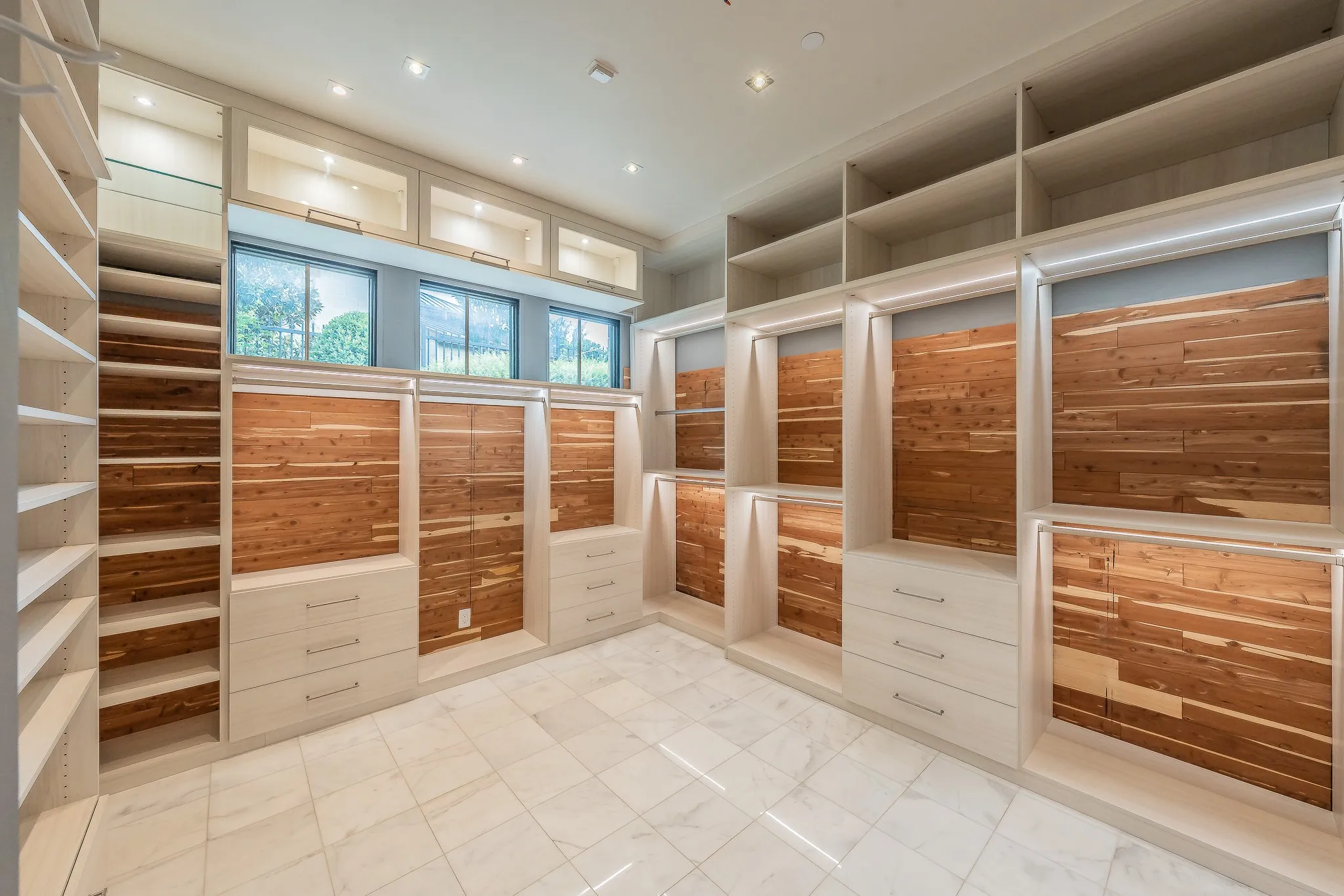 Single Family Residence For Rent in Tarrant County , 1413 Post Oak Place, Westlake, Texas 76262, 4 Bedrooms, 6 Bathrooms, 4 Garage spaces, 5,281 Sqft, built in 2016, Price $17,000, mls#21295570, Real Estate Agent in Westlake, Homes For Rent in Tarrant county, Homes For Rent in Westlake, Realtor in Westlake Texas, Real Estate Brokerage Independent Realty Texas, Luminita Cordes Realtor