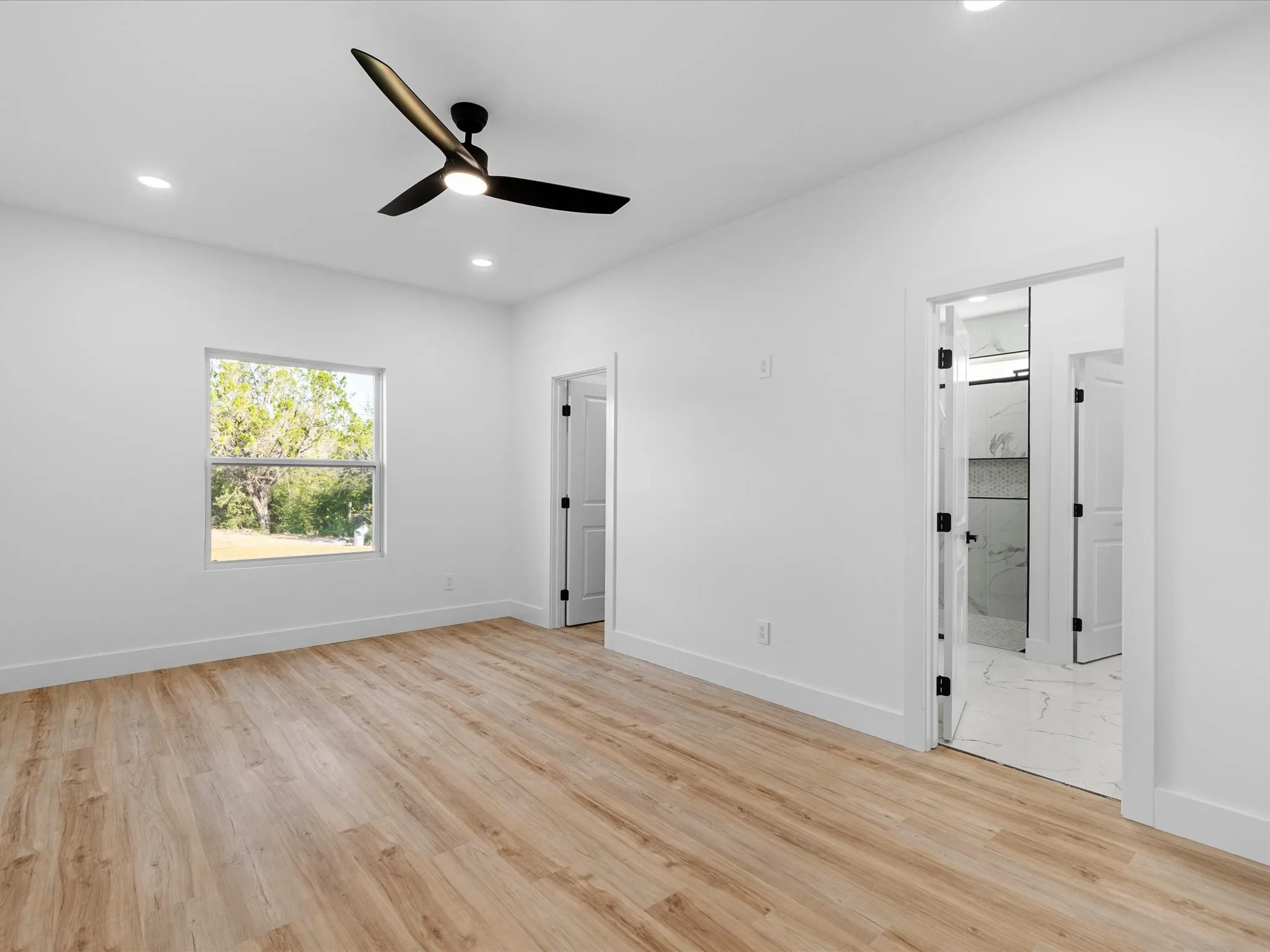 Single Family Residence For Sale in Hood County , 3501 Sleepy Water Road, Granbury, Texas 76048, 3 Bedroom, 3 Bathroom, 2 Garage spaces, 2,193 Sqft, built in 2025, mls#21311096, Real Estate Agent in Granbury, Homes For Sale in Hood county, Homes For Sale in Granbury, Realtor in Granbury Texas, Real Estate Brokerage Independent Realty Texas, Luminita Cordes Realtor