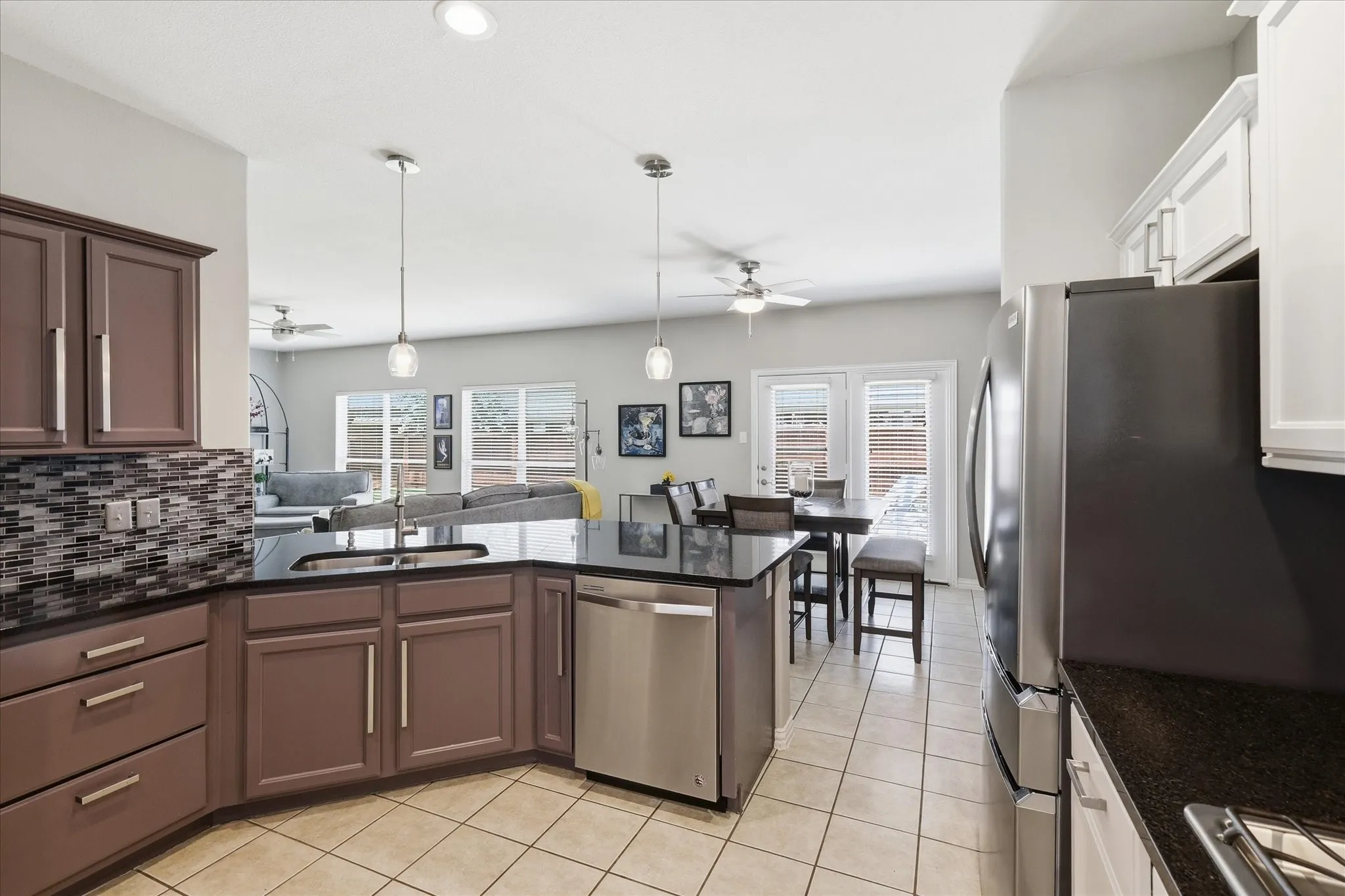 Single Family Residence For Sale in Denton County , 851 Branch Crossing, Lantana, Texas 76226, 4 Bedroom, 3 Bathroom, 2 Garage spaces, 3,015 Sqft, built in 2004, mls#21292728, Real Estate Agent in Lantana, Homes For Sale in Denton county, Homes For Sale in Lantana, Realtor in Lantana Texas, Real Estate Brokerage Independent Realty Texas, Luminita Cordes Realtor