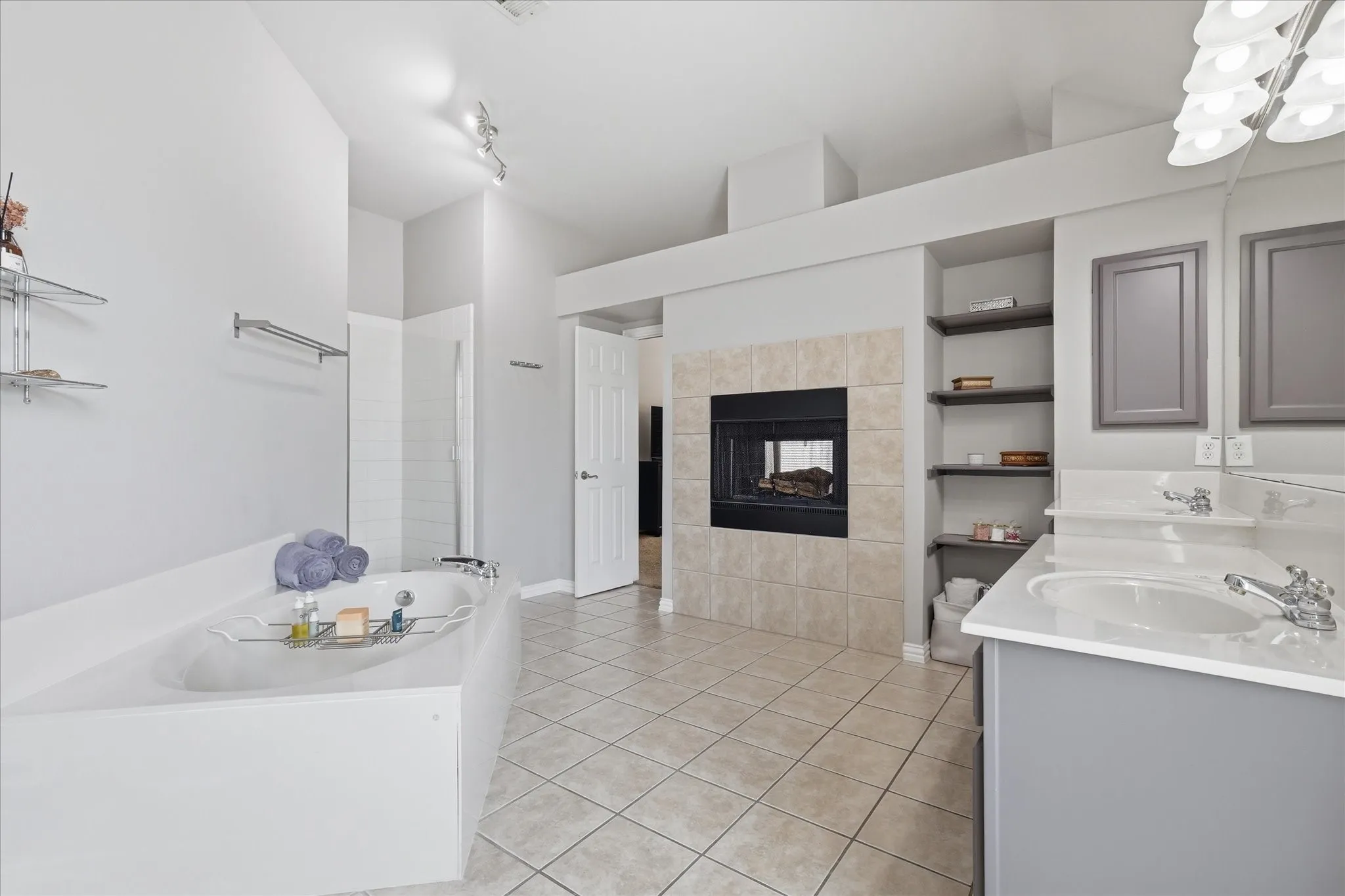 Single Family Residence For Sale in Denton County , 851 Branch Crossing, Lantana, Texas 76226, 4 Bedroom, 3 Bathroom, 2 Garage spaces, 3,015 Sqft, built in 2004, mls#21292728, Real Estate Agent in Lantana, Homes For Sale in Denton county, Homes For Sale in Lantana, Realtor in Lantana Texas, Real Estate Brokerage Independent Realty Texas, Luminita Cordes Realtor