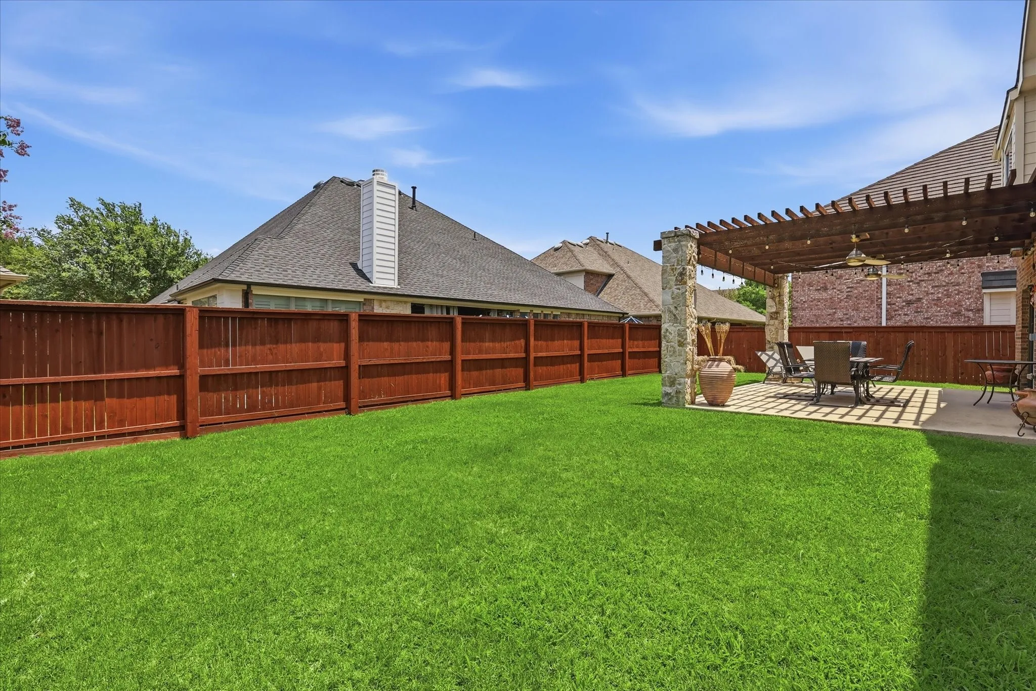 Single Family Residence For Sale in Denton County , 851 Branch Crossing, Lantana, Texas 76226, 4 Bedroom, 3 Bathroom, 2 Garage spaces, 3,015 Sqft, built in 2004, mls#21292728, Real Estate Agent in Lantana, Homes For Sale in Denton county, Homes For Sale in Lantana, Realtor in Lantana Texas, Real Estate Brokerage Independent Realty Texas, Luminita Cordes Realtor