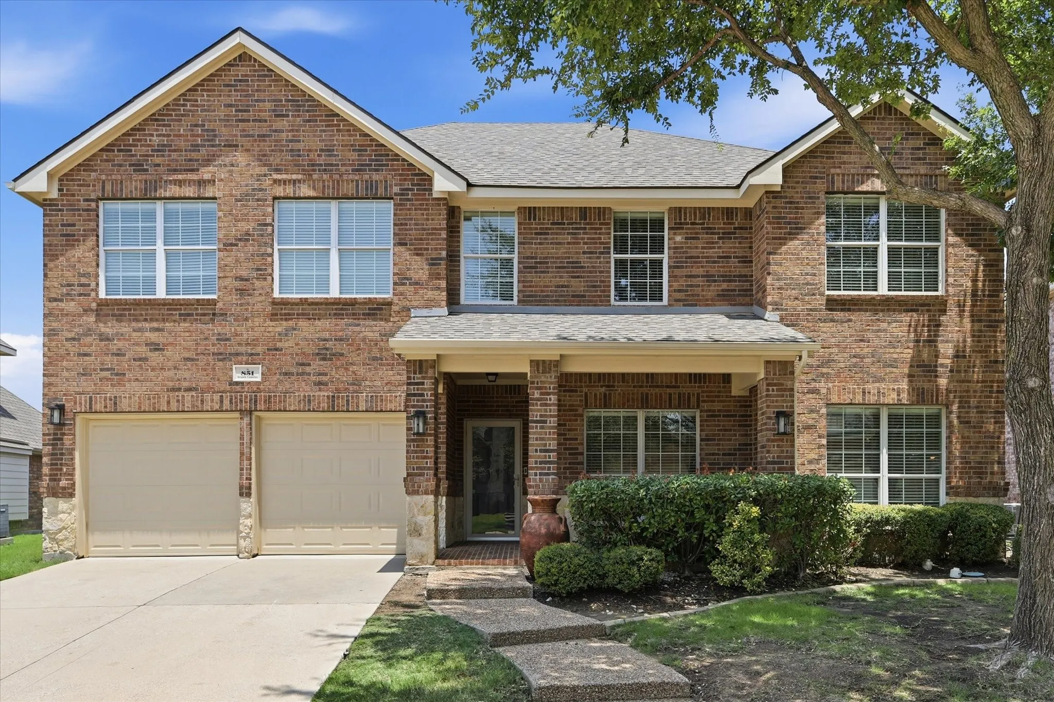 Single Family Residence For Sale in Denton County , 851 Branch Crossing, Lantana, Texas 76226, 4 Bedroom, 3 Bathroom, 2 Garage spaces, 3,015 Sqft, built in 2004, mls#21292728, Real Estate Agent in Lantana, Homes For Sale in Denton county, Homes For Sale in Lantana, Realtor in Lantana Texas, Real Estate Brokerage Independent Realty Texas, Luminita Cordes Realtor