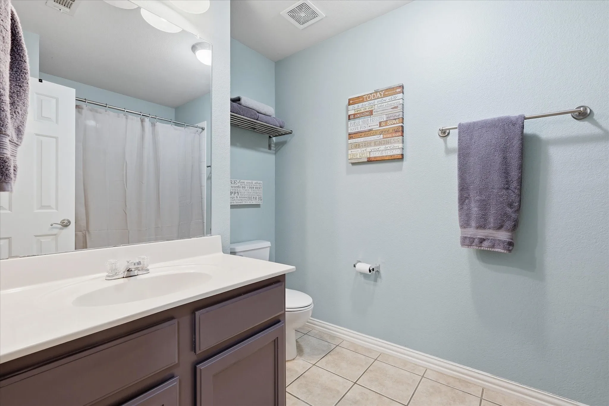 Single Family Residence For Sale in Denton County , 851 Branch Crossing, Lantana, Texas 76226, 4 Bedroom, 3 Bathroom, 2 Garage spaces, 3,015 Sqft, built in 2004, mls#21292728, Real Estate Agent in Lantana, Homes For Sale in Denton county, Homes For Sale in Lantana, Realtor in Lantana Texas, Real Estate Brokerage Independent Realty Texas, Luminita Cordes Realtor