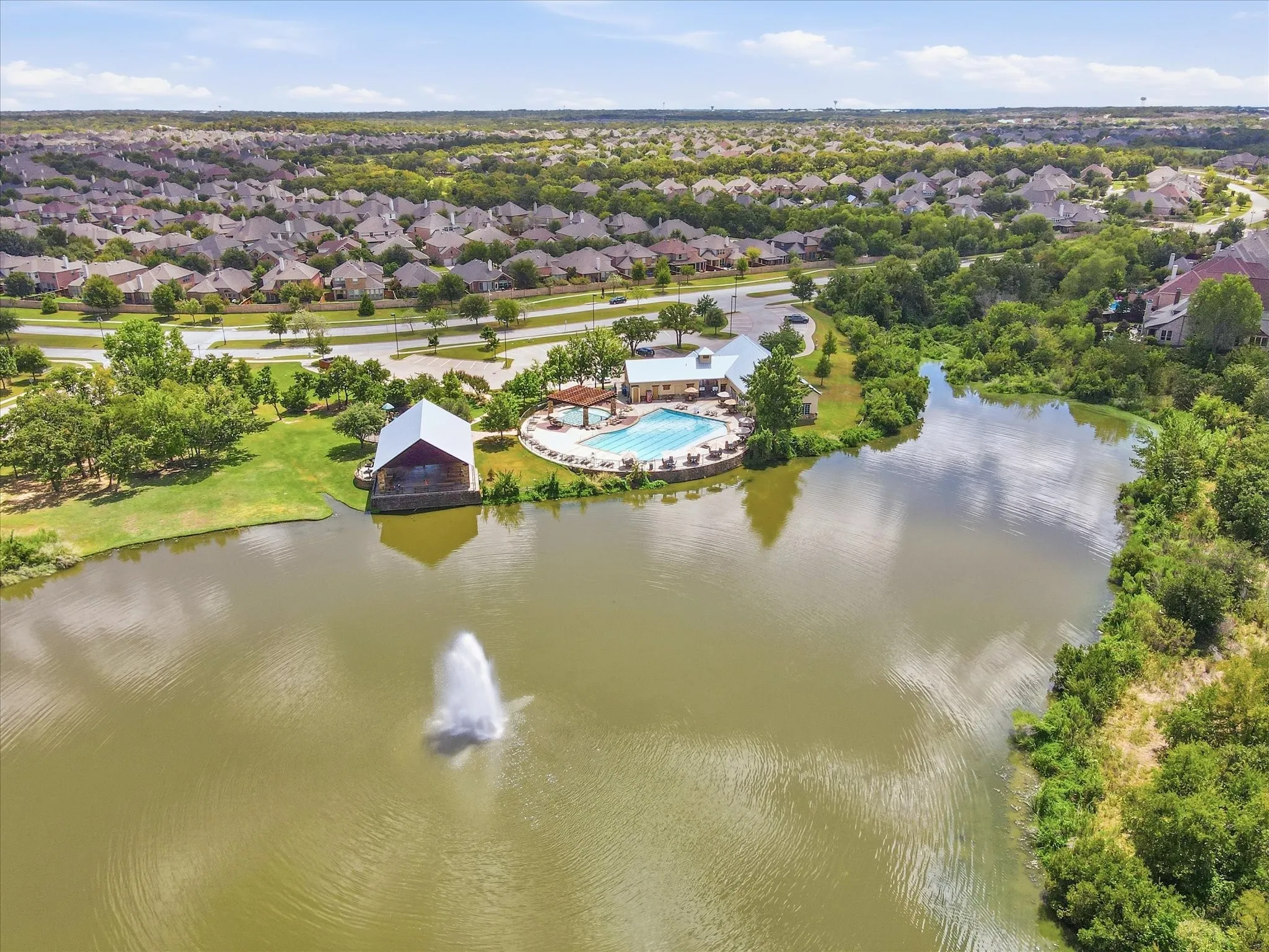Single Family Residence For Sale in Denton County , 851 Branch Crossing, Lantana, Texas 76226, 4 Bedroom, 3 Bathroom, 2 Garage spaces, 3,015 Sqft, built in 2004, mls#21292728, Real Estate Agent in Lantana, Homes For Sale in Denton county, Homes For Sale in Lantana, Realtor in Lantana Texas, Real Estate Brokerage Independent Realty Texas, Luminita Cordes Realtor