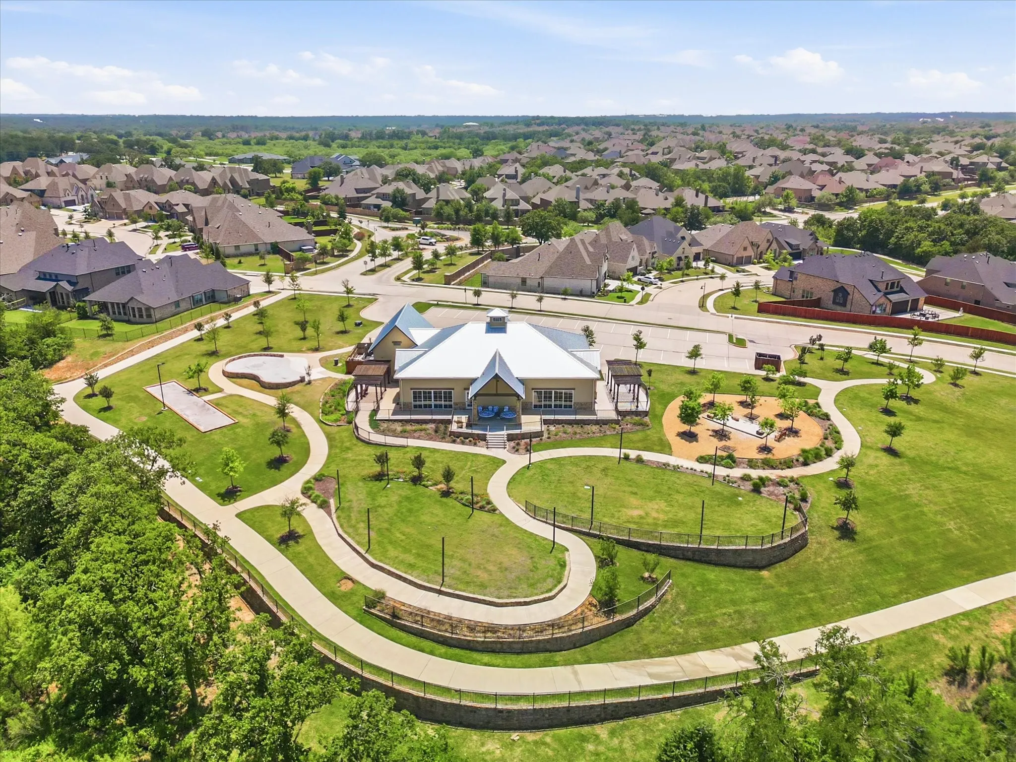 Single Family Residence For Sale in Denton County , 851 Branch Crossing, Lantana, Texas 76226, 4 Bedroom, 3 Bathroom, 2 Garage spaces, 3,015 Sqft, built in 2004, mls#21292728, Real Estate Agent in Lantana, Homes For Sale in Denton county, Homes For Sale in Lantana, Realtor in Lantana Texas, Real Estate Brokerage Independent Realty Texas, Luminita Cordes Realtor