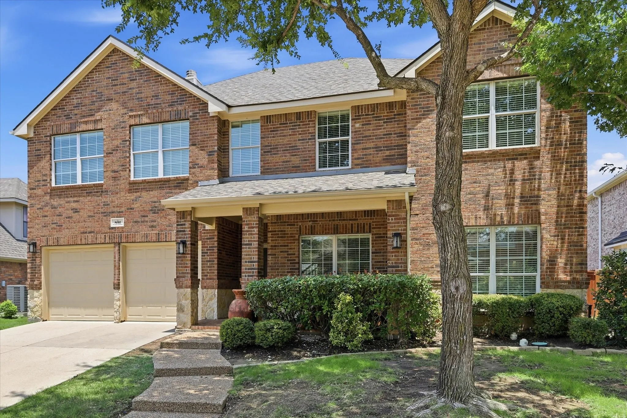 Single Family Residence For Sale in Denton County , 851 Branch Crossing, Lantana, Texas 76226, 4 Bedroom, 3 Bathroom, 2 Garage spaces, 3,015 Sqft, built in 2004, mls#21292728, Real Estate Agent in Lantana, Homes For Sale in Denton county, Homes For Sale in Lantana, Realtor in Lantana Texas, Real Estate Brokerage Independent Realty Texas, Luminita Cordes Realtor