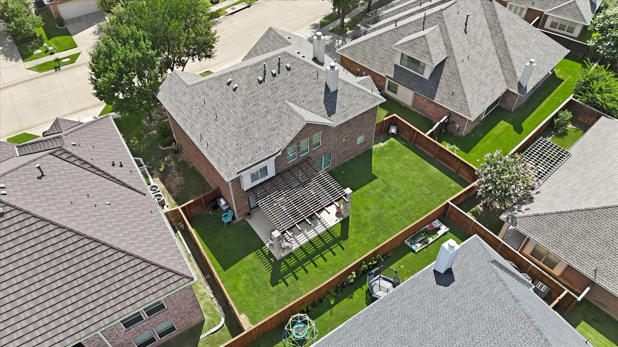 Single Family Residence For Sale in Denton County , 851 Branch Crossing, Lantana, Texas 76226, 4 Bedroom, 3 Bathroom, 2 Garage spaces, 3,015 Sqft, built in 2004, mls#21292728, Real Estate Agent in Lantana, Homes For Sale in Denton county, Homes For Sale in Lantana, Realtor in Lantana Texas, Real Estate Brokerage Independent Realty Texas, Luminita Cordes Realtor