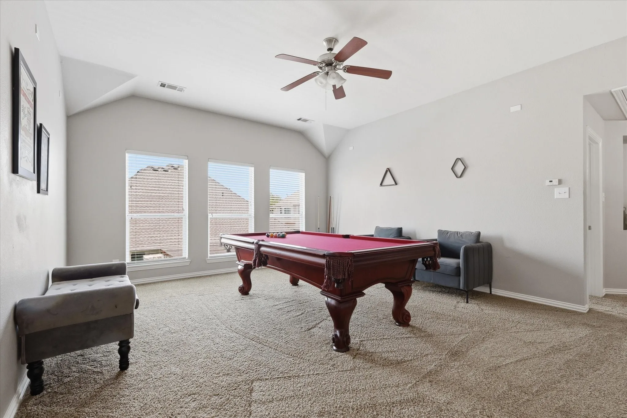 Single Family Residence For Sale in Denton County , 851 Branch Crossing, Lantana, Texas 76226, 4 Bedroom, 3 Bathroom, 2 Garage spaces, 3,015 Sqft, built in 2004, mls#21292728, Real Estate Agent in Lantana, Homes For Sale in Denton county, Homes For Sale in Lantana, Realtor in Lantana Texas, Real Estate Brokerage Independent Realty Texas, Luminita Cordes Realtor