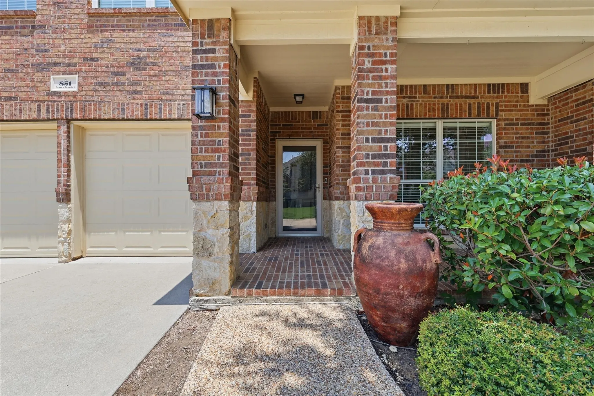 Single Family Residence For Sale in Denton County , 851 Branch Crossing, Lantana, Texas 76226, 4 Bedroom, 3 Bathroom, 2 Garage spaces, 3,015 Sqft, built in 2004, mls#21292728, Real Estate Agent in Lantana, Homes For Sale in Denton county, Homes For Sale in Lantana, Realtor in Lantana Texas, Real Estate Brokerage Independent Realty Texas, Luminita Cordes Realtor