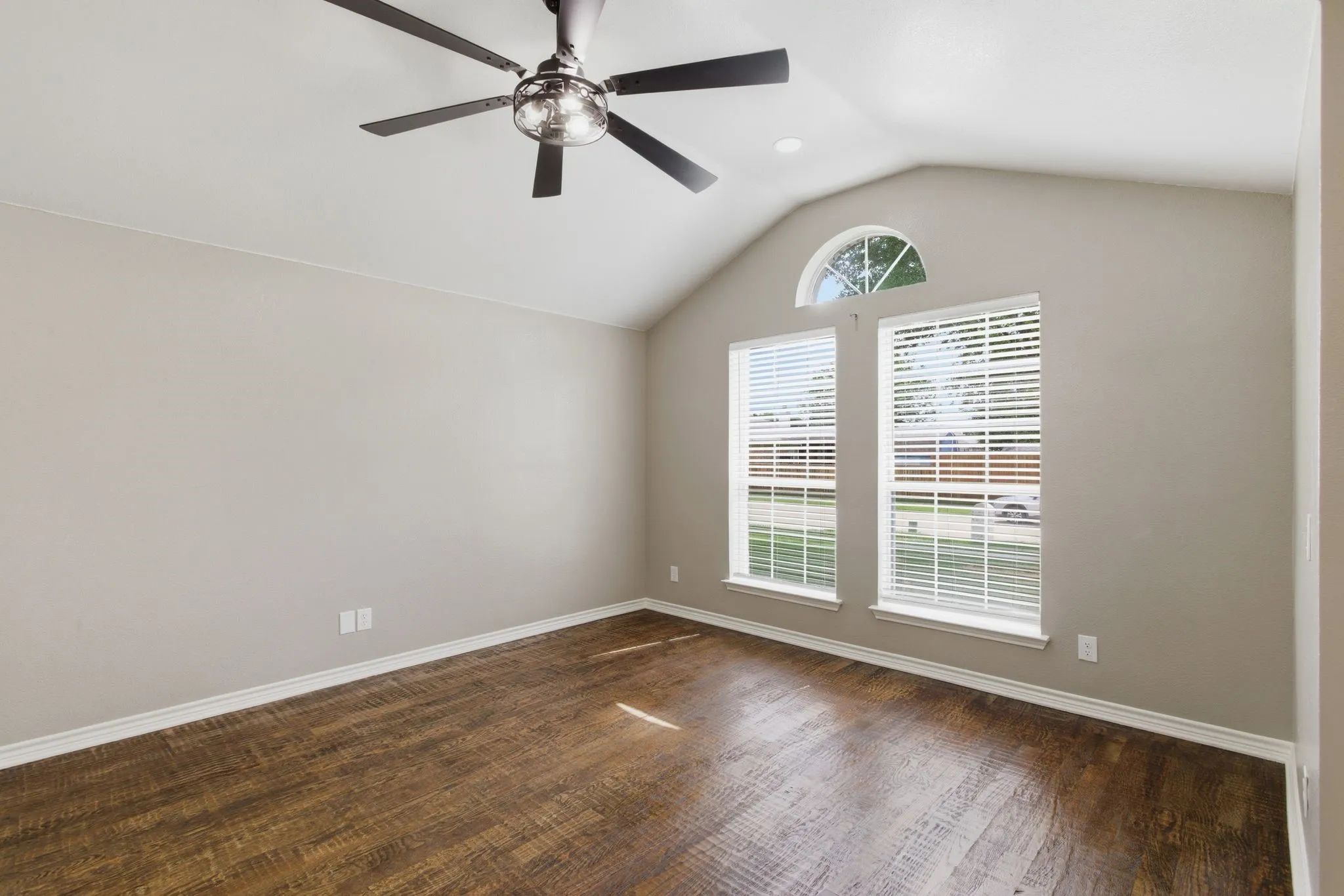 Single Family Residence For Rent in Collin County , 1006 Lake Dallas Drive, Wylie, Texas 75098, 4 Bedroom, 2 Bathroom, 2 Garage spaces, 2,028 Sqft, built in 2000, mls#21311115, Real Estate Agent in Wylie, Homes For Rent in Collin county, Homes For Rent in Wylie, Realtor in Wylie Texas, Real Estate Brokerage Independent Realty Texas, Luminita Cordes Realtor