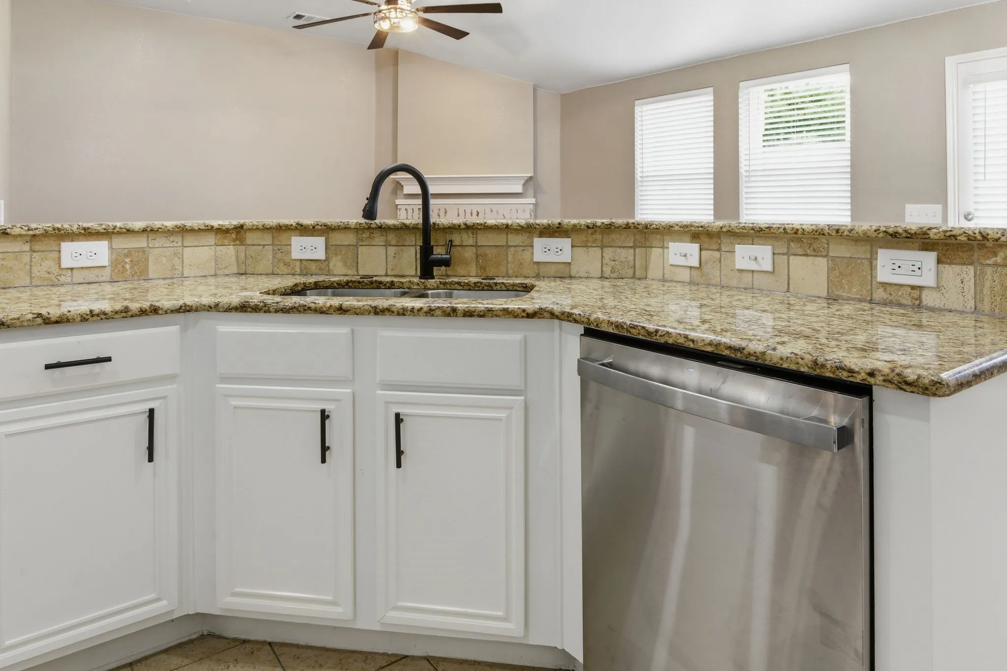 Single Family Residence For Rent in Collin County , 1006 Lake Dallas Drive, Wylie, Texas 75098, 4 Bedroom, 2 Bathroom, 2 Garage spaces, 2,028 Sqft, built in 2000, mls#21311115, Real Estate Agent in Wylie, Homes For Rent in Collin county, Homes For Rent in Wylie, Realtor in Wylie Texas, Real Estate Brokerage Independent Realty Texas, Luminita Cordes Realtor