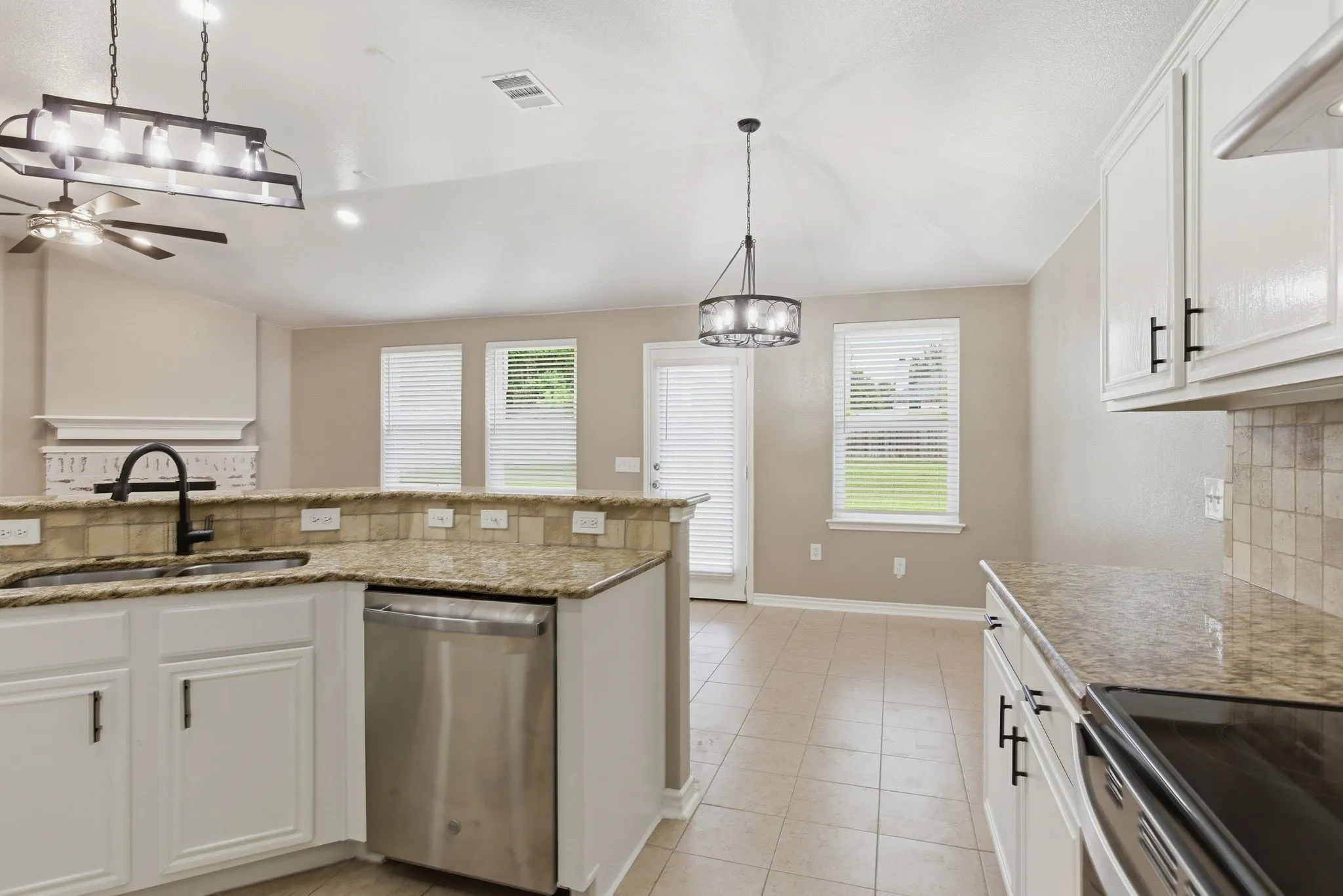 Single Family Residence For Rent in Collin County , 1006 Lake Dallas Drive, Wylie, Texas 75098, 4 Bedroom, 2 Bathroom, 2 Garage spaces, 2,028 Sqft, built in 2000, mls#21311115, Real Estate Agent in Wylie, Homes For Rent in Collin county, Homes For Rent in Wylie, Realtor in Wylie Texas, Real Estate Brokerage Independent Realty Texas, Luminita Cordes Realtor