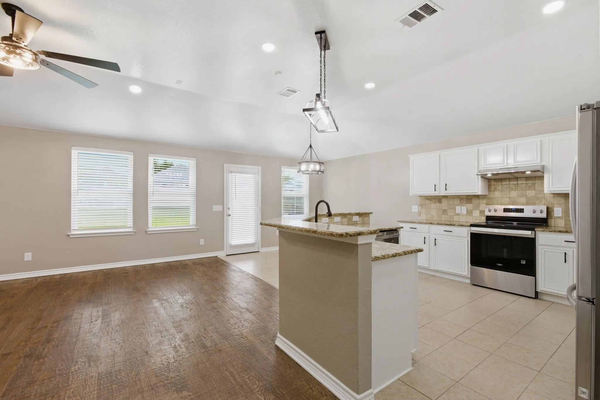 Single Family Residence For Rent in Collin County , 1006 Lake Dallas Drive, Wylie, Texas 75098, 4 Bedroom, 2 Bathroom, 2 Garage spaces, 2,028 Sqft, built in 2000, mls#21311115, Real Estate Agent in Wylie, Homes For Rent in Collin county, Homes For Rent in Wylie, Realtor in Wylie Texas, Real Estate Brokerage Independent Realty Texas, Luminita Cordes Realtor