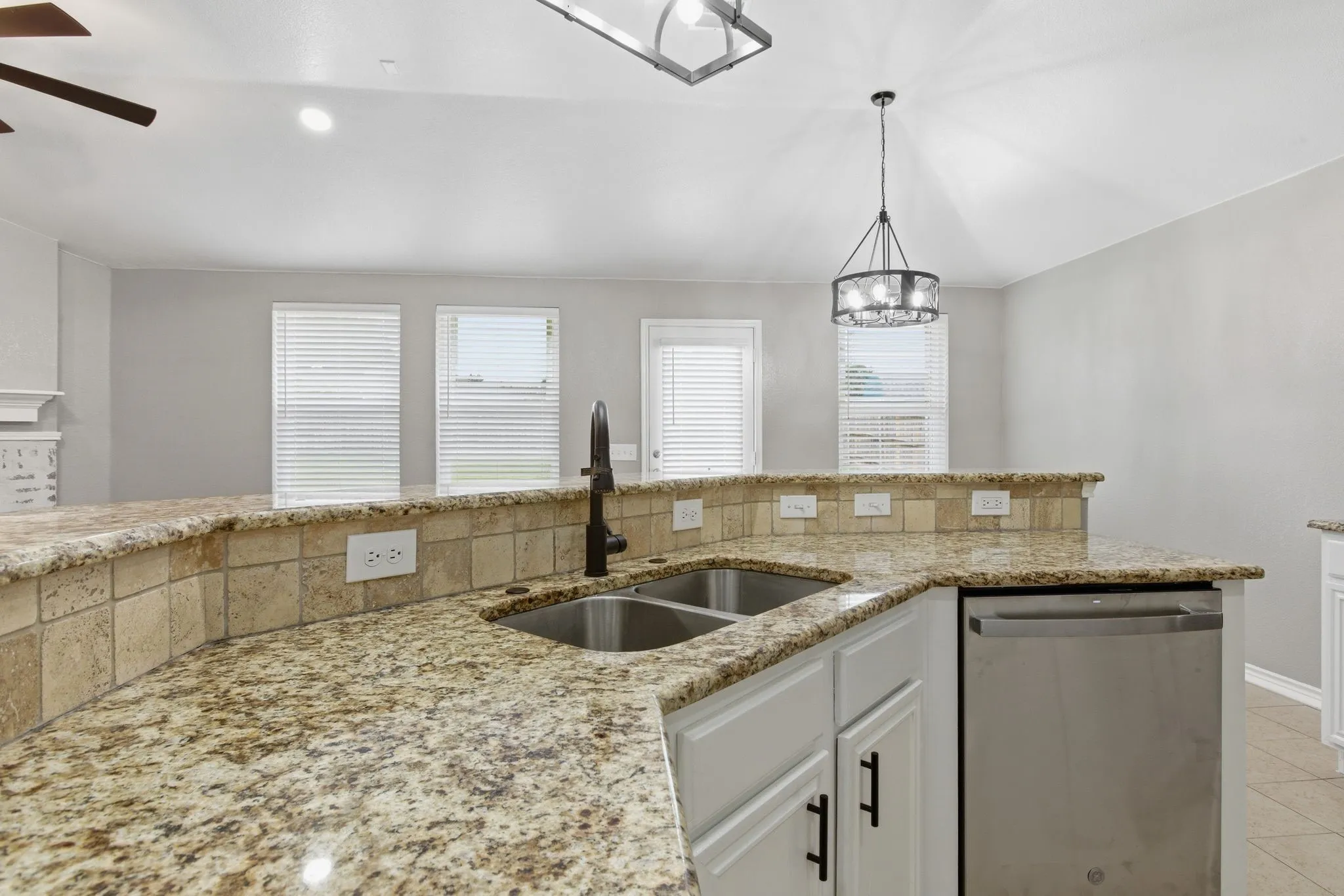 Single Family Residence For Rent in Collin County , 1006 Lake Dallas Drive, Wylie, Texas 75098, 4 Bedroom, 2 Bathroom, 2 Garage spaces, 2,028 Sqft, built in 2000, mls#21311115, Real Estate Agent in Wylie, Homes For Rent in Collin county, Homes For Rent in Wylie, Realtor in Wylie Texas, Real Estate Brokerage Independent Realty Texas, Luminita Cordes Realtor
