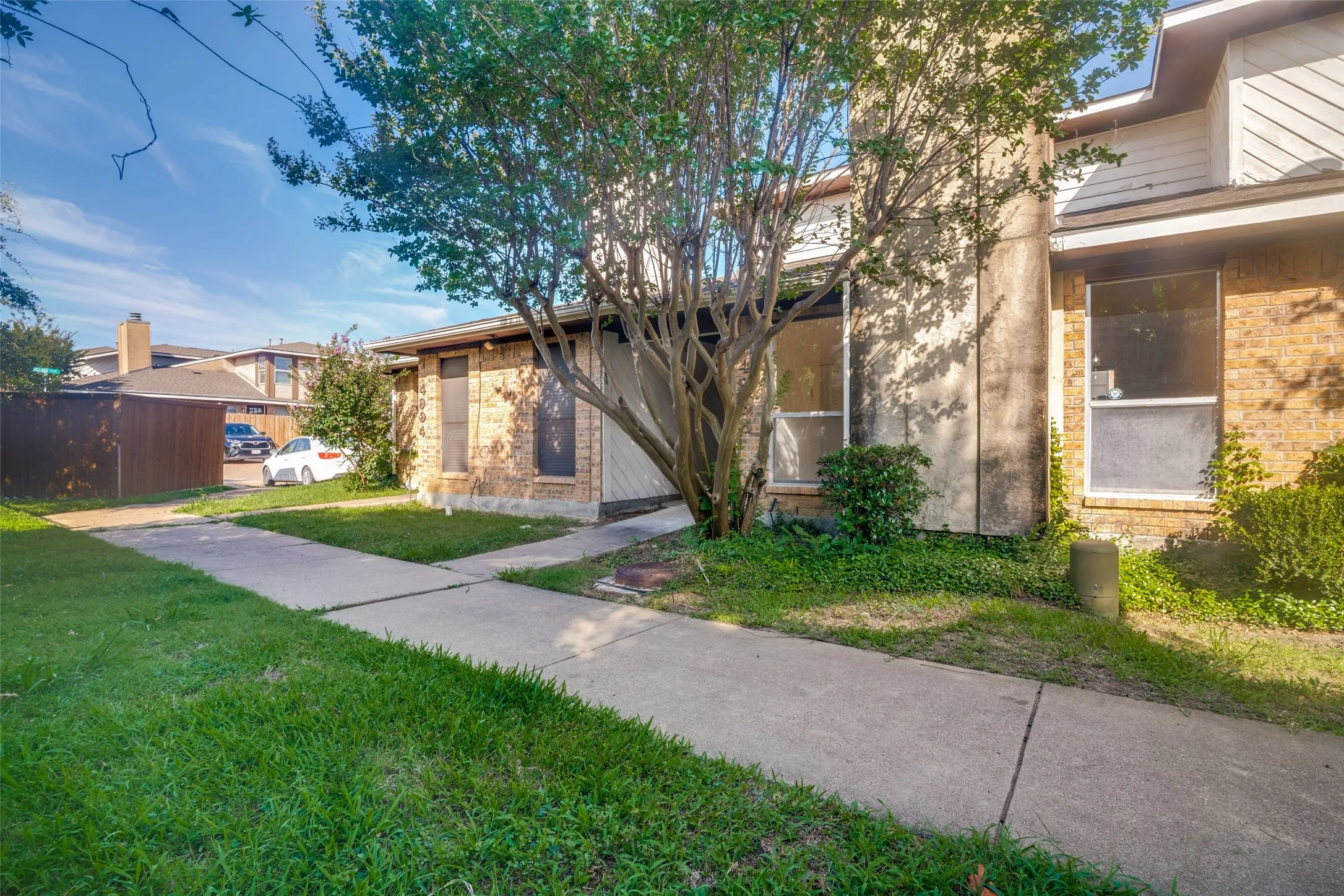Townhouse For Sale in Dallas County , 4938 Rolling Vista, Mesquite, Texas 75150, 2 Bedroom, 1 Bathroom, 1 Garage spaces, 1,018 Sqft, built in 1985, mls#21311117, Real Estate Agent in Mesquite, Homes For Sale in Dallas county, Homes For Sale in Mesquite, Realtor in Mesquite Texas, Real Estate Brokerage Independent Realty Texas, Luminita Cordes Realtor