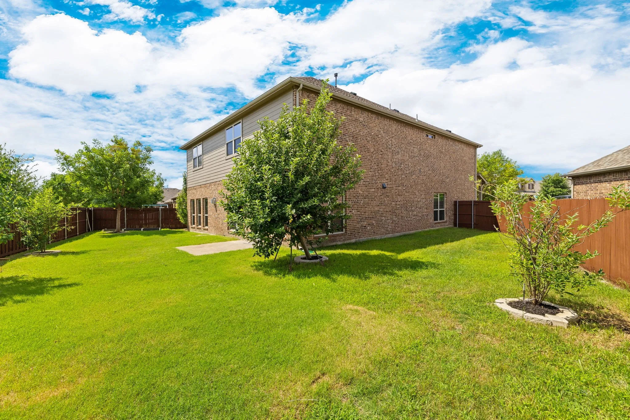 Single Family Residence For Sale in Collin County , 601 Ely Court, Mc Kinney, Texas 75072, 4 Bedroom, 4 Bathroom, 2 Garage spaces, 3,731 Sqft, built in 2017, mls#21308258, Real Estate Agent in Mc Kinney, Homes For Sale in Collin county, Homes For Sale in Mc Kinney, Realtor in Mc Kinney Texas, Real Estate Brokerage Independent Realty Texas, Luminita Cordes Realtor