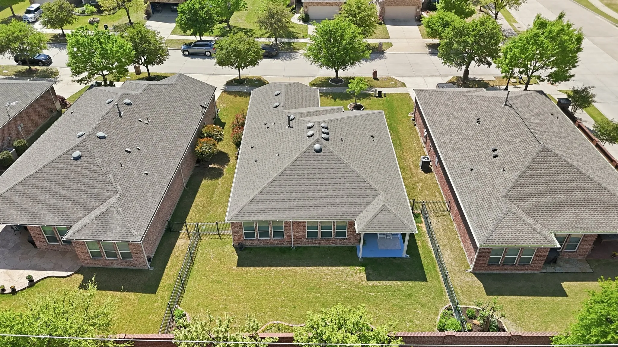Birds-eye view showcasing the homes location within a well-maintained neighborhood.