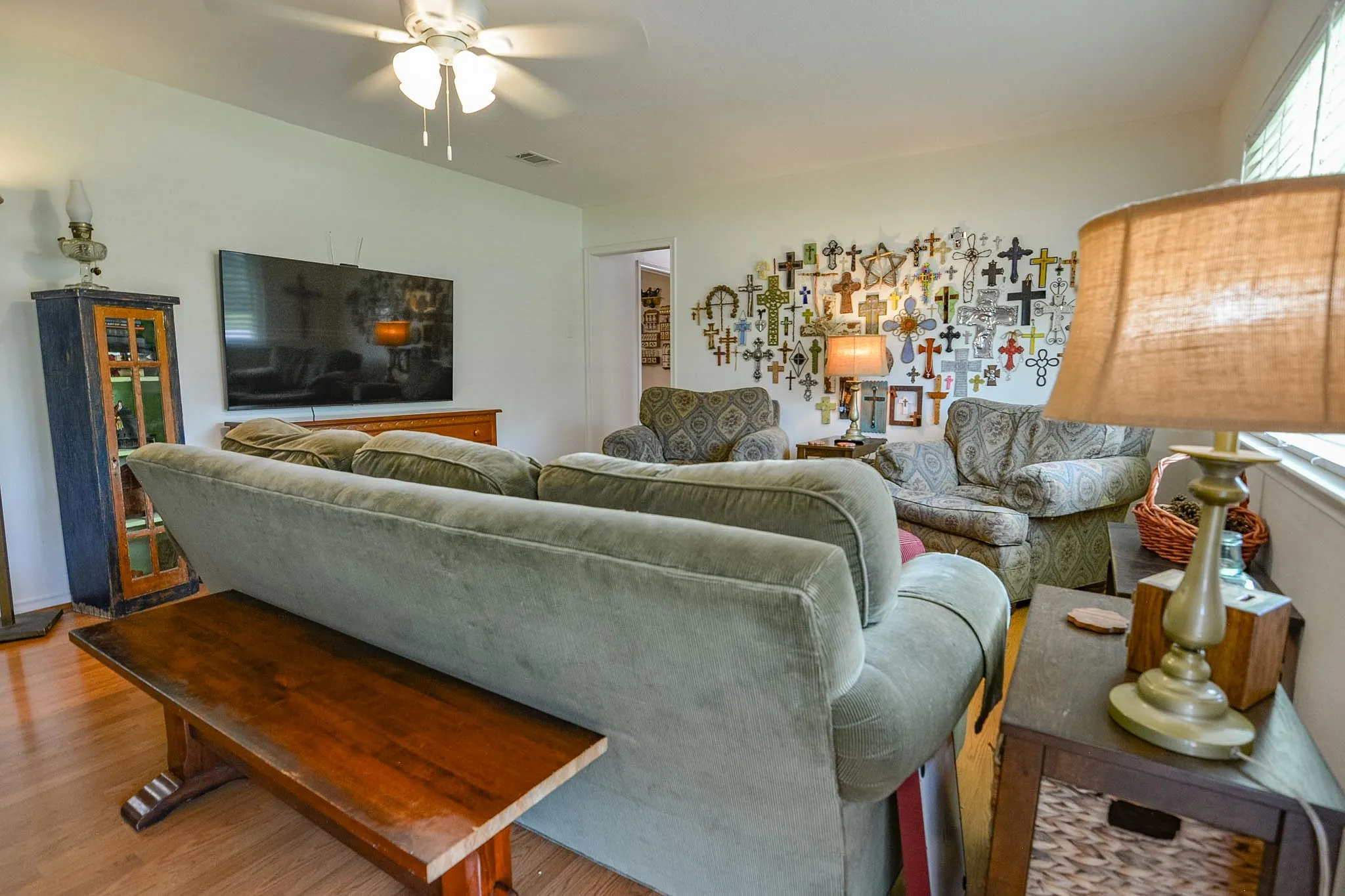 Single Family Residence For Sale in Dallas County , 529 Lee Street, Cedar Hill, Texas 75104, 3 Bedroom, 2 Bathroom, 1 Garage spaces, 1,510 Sqft, built in 1960, mls#21308010, Real Estate Agent in Cedar Hill, Homes For Sale in Dallas county, Homes For Sale in Cedar Hill, Realtor in Cedar Hill Texas, Real Estate Brokerage Independent Realty Texas, Luminita Cordes Realtor