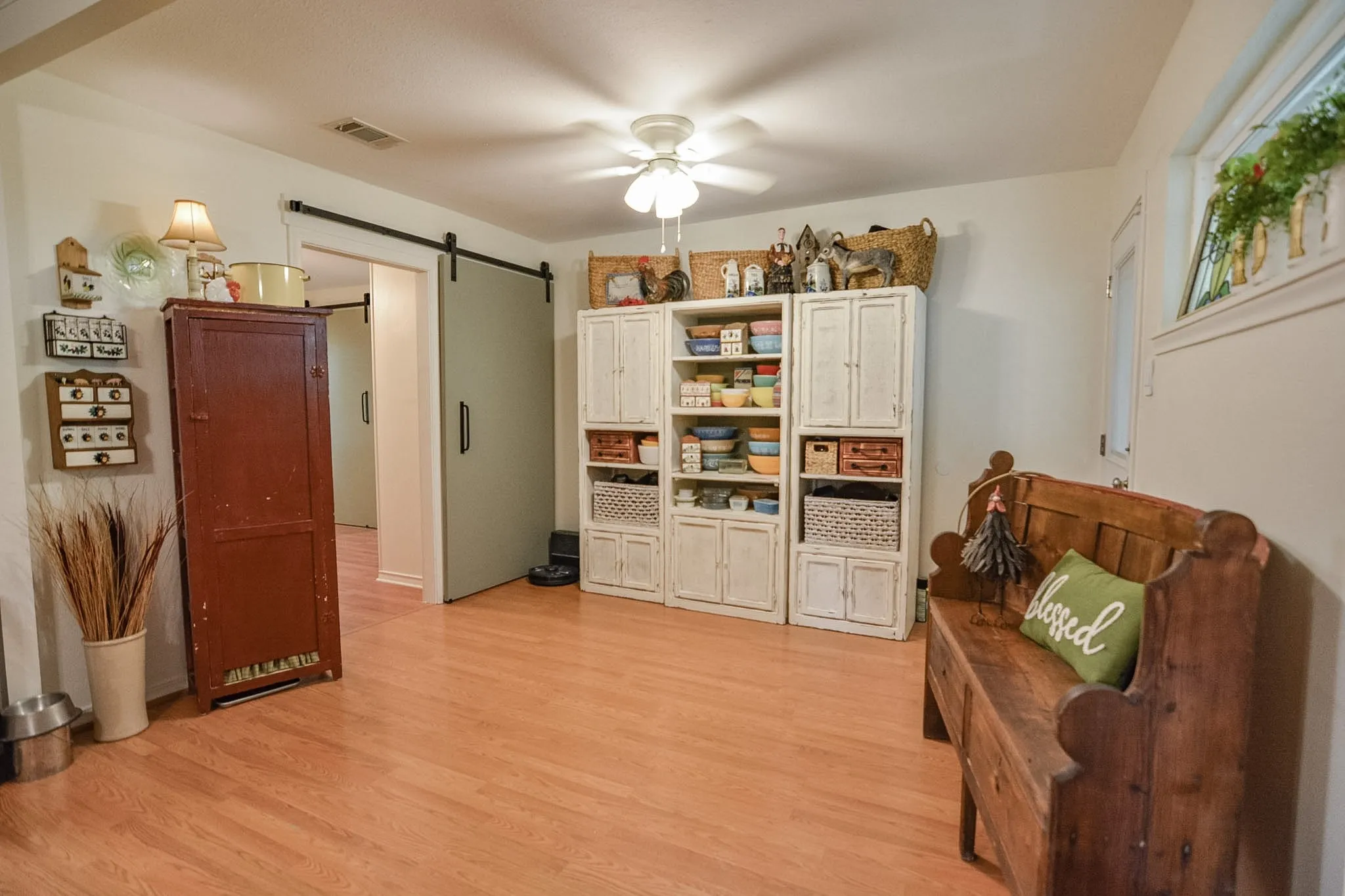Single Family Residence For Sale in Dallas County , 529 Lee Street, Cedar Hill, Texas 75104, 3 Bedroom, 2 Bathroom, 1 Garage spaces, 1,510 Sqft, built in 1960, mls#21308010, Real Estate Agent in Cedar Hill, Homes For Sale in Dallas county, Homes For Sale in Cedar Hill, Realtor in Cedar Hill Texas, Real Estate Brokerage Independent Realty Texas, Luminita Cordes Realtor