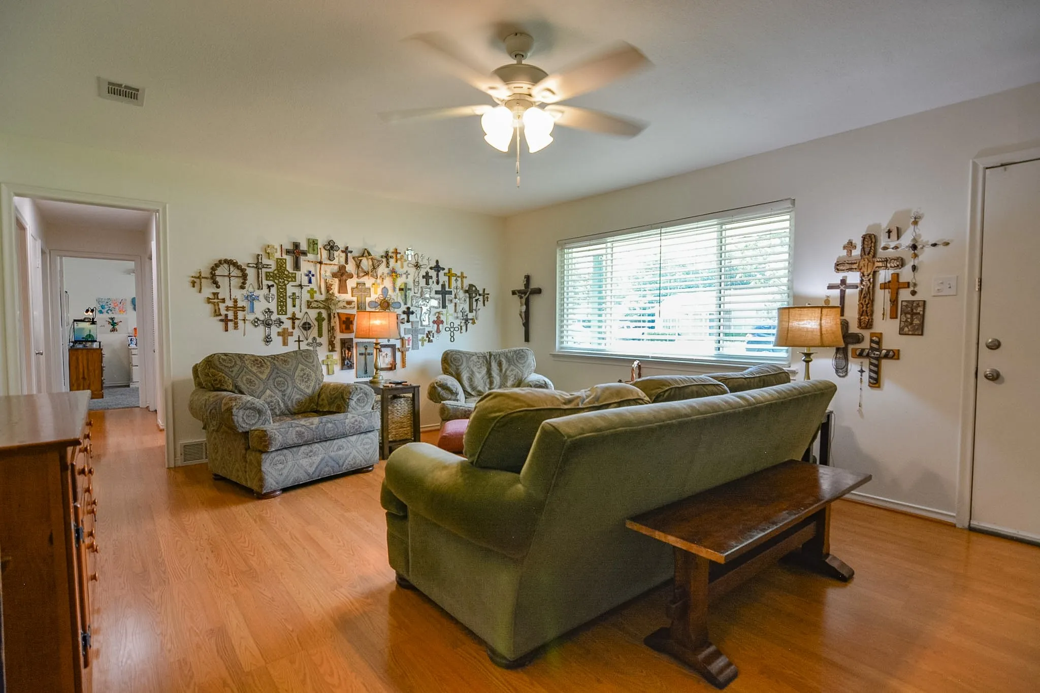 Single Family Residence For Sale in Dallas County , 529 Lee Street, Cedar Hill, Texas 75104, 3 Bedroom, 2 Bathroom, 1 Garage spaces, 1,510 Sqft, built in 1960, mls#21308010, Real Estate Agent in Cedar Hill, Homes For Sale in Dallas county, Homes For Sale in Cedar Hill, Realtor in Cedar Hill Texas, Real Estate Brokerage Independent Realty Texas, Luminita Cordes Realtor