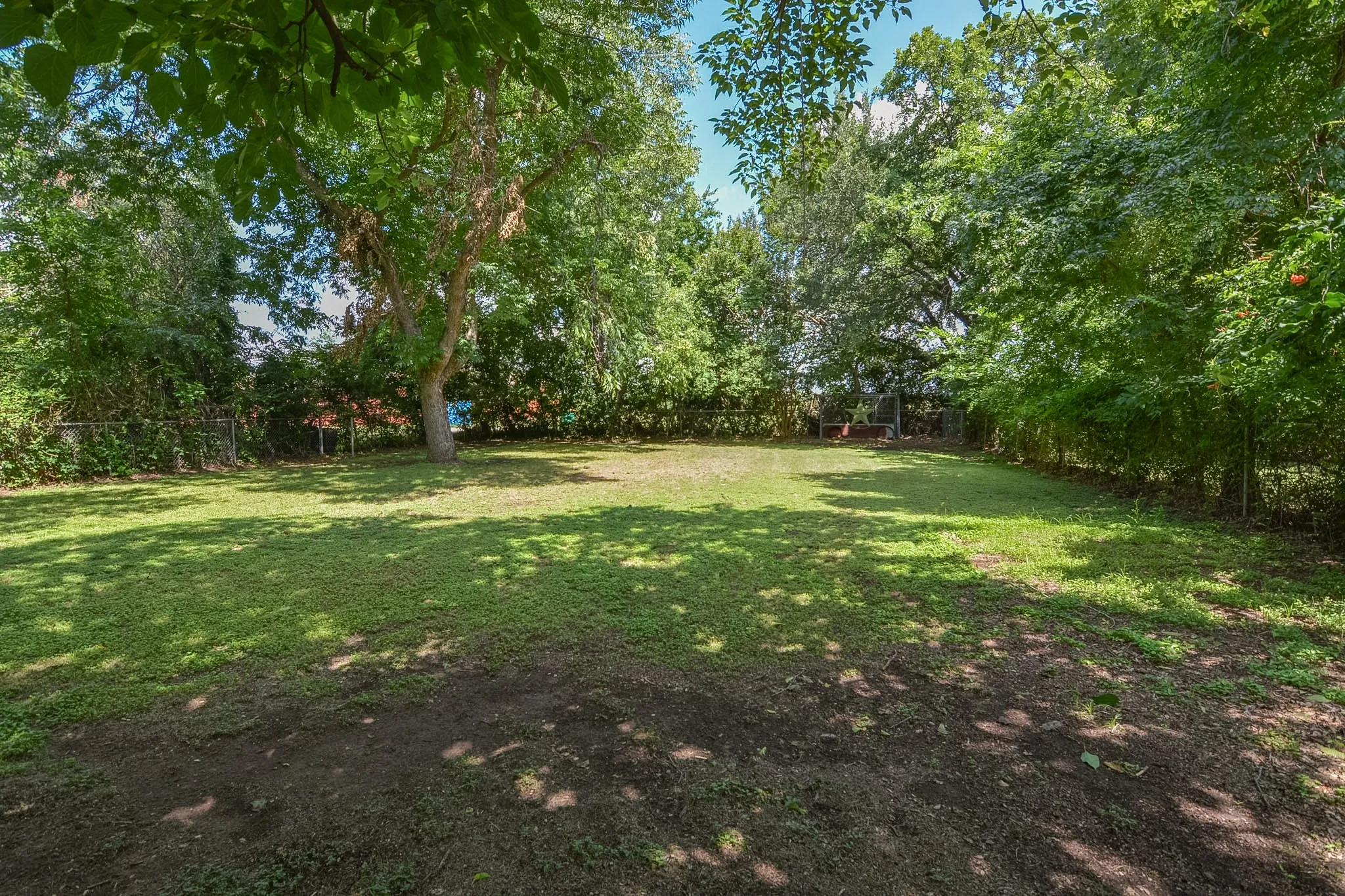 Single Family Residence For Sale in Dallas County , 529 Lee Street, Cedar Hill, Texas 75104, 3 Bedroom, 2 Bathroom, 1 Garage spaces, 1,510 Sqft, built in 1960, mls#21308010, Real Estate Agent in Cedar Hill, Homes For Sale in Dallas county, Homes For Sale in Cedar Hill, Realtor in Cedar Hill Texas, Real Estate Brokerage Independent Realty Texas, Luminita Cordes Realtor