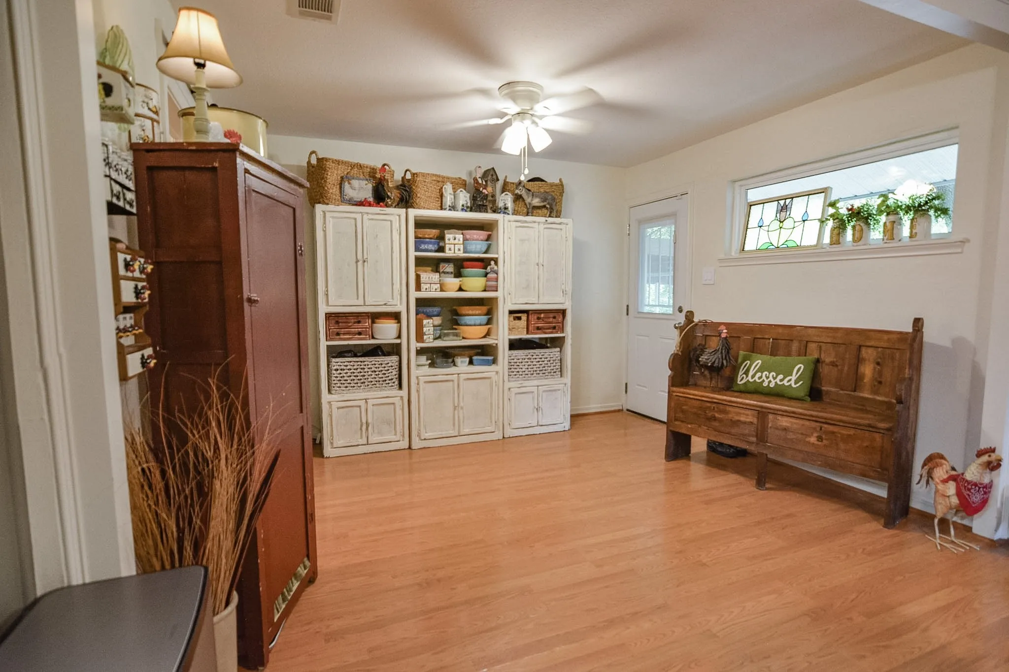 Single Family Residence For Sale in Dallas County , 529 Lee Street, Cedar Hill, Texas 75104, 3 Bedroom, 2 Bathroom, 1 Garage spaces, 1,510 Sqft, built in 1960, mls#21308010, Real Estate Agent in Cedar Hill, Homes For Sale in Dallas county, Homes For Sale in Cedar Hill, Realtor in Cedar Hill Texas, Real Estate Brokerage Independent Realty Texas, Luminita Cordes Realtor