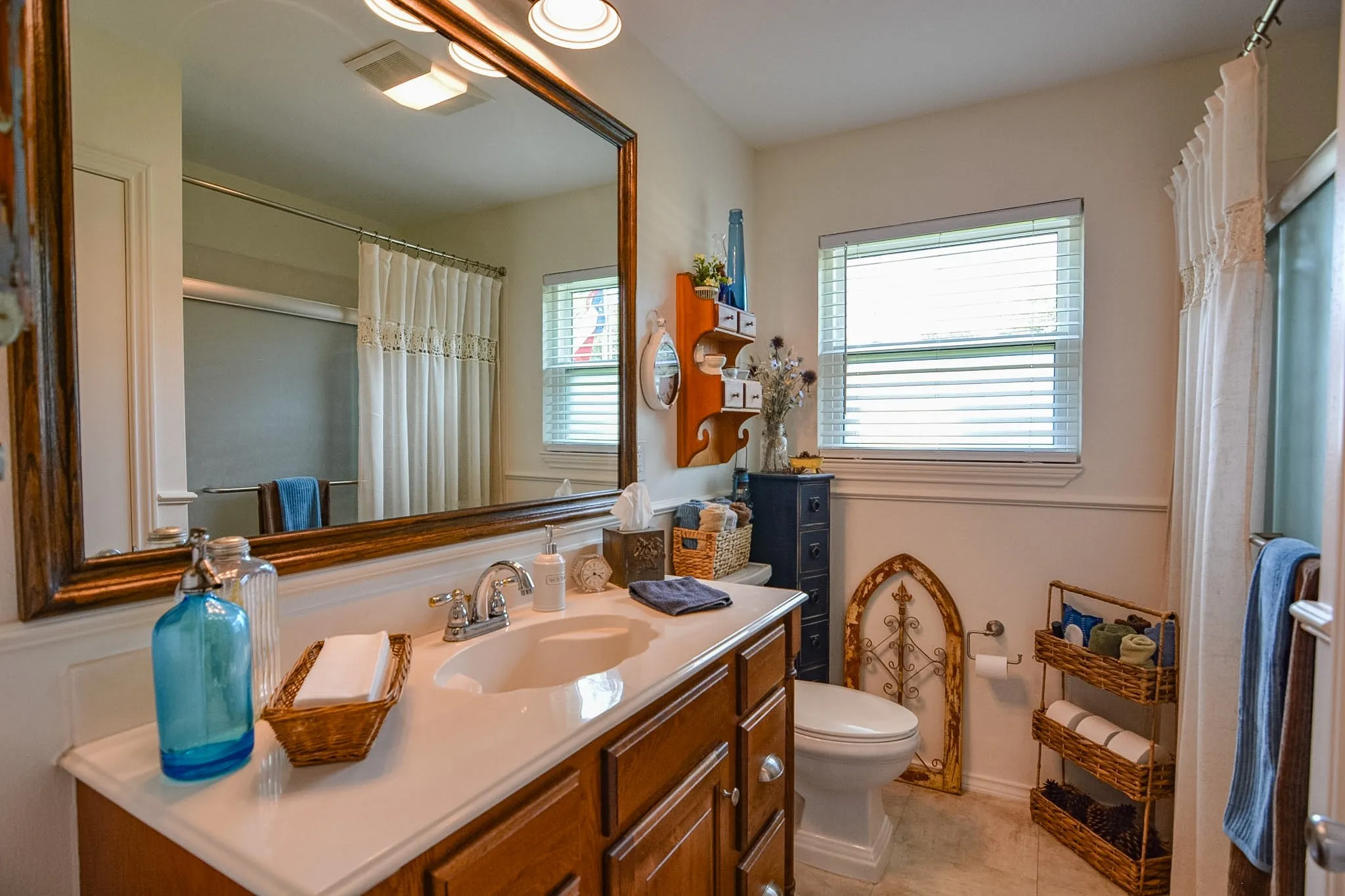 Single Family Residence For Sale in Dallas County , 529 Lee Street, Cedar Hill, Texas 75104, 3 Bedroom, 2 Bathroom, 1 Garage spaces, 1,510 Sqft, built in 1960, mls#21308010, Real Estate Agent in Cedar Hill, Homes For Sale in Dallas county, Homes For Sale in Cedar Hill, Realtor in Cedar Hill Texas, Real Estate Brokerage Independent Realty Texas, Luminita Cordes Realtor