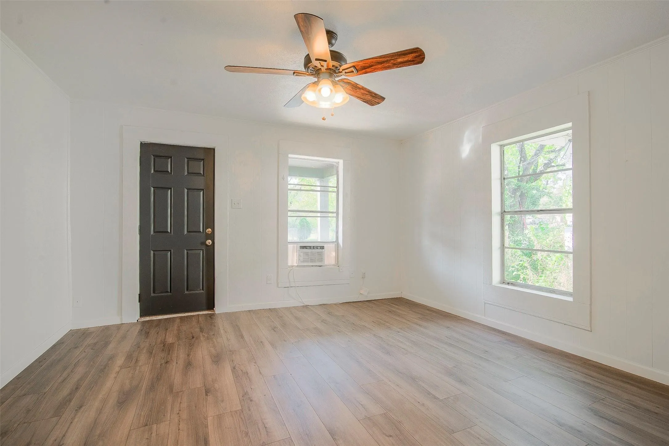 Single Family Residence For Sale in Hunt County , 413 MANSON Street, Wolfe City, Texas 75496, 2 Bedroom, 1 Bathroom, Garage spaces, 976 Sqft, built in 1914, Price $99,000, mls#21311113, Real Estate Agent in Wolfe City, Homes For Sale in Hunt county, Homes For Sale in Wolfe City, Realtor in Wolfe City Texas, Real Estate Brokerage Independent Realty Texas, Luminita Cordes Realtor