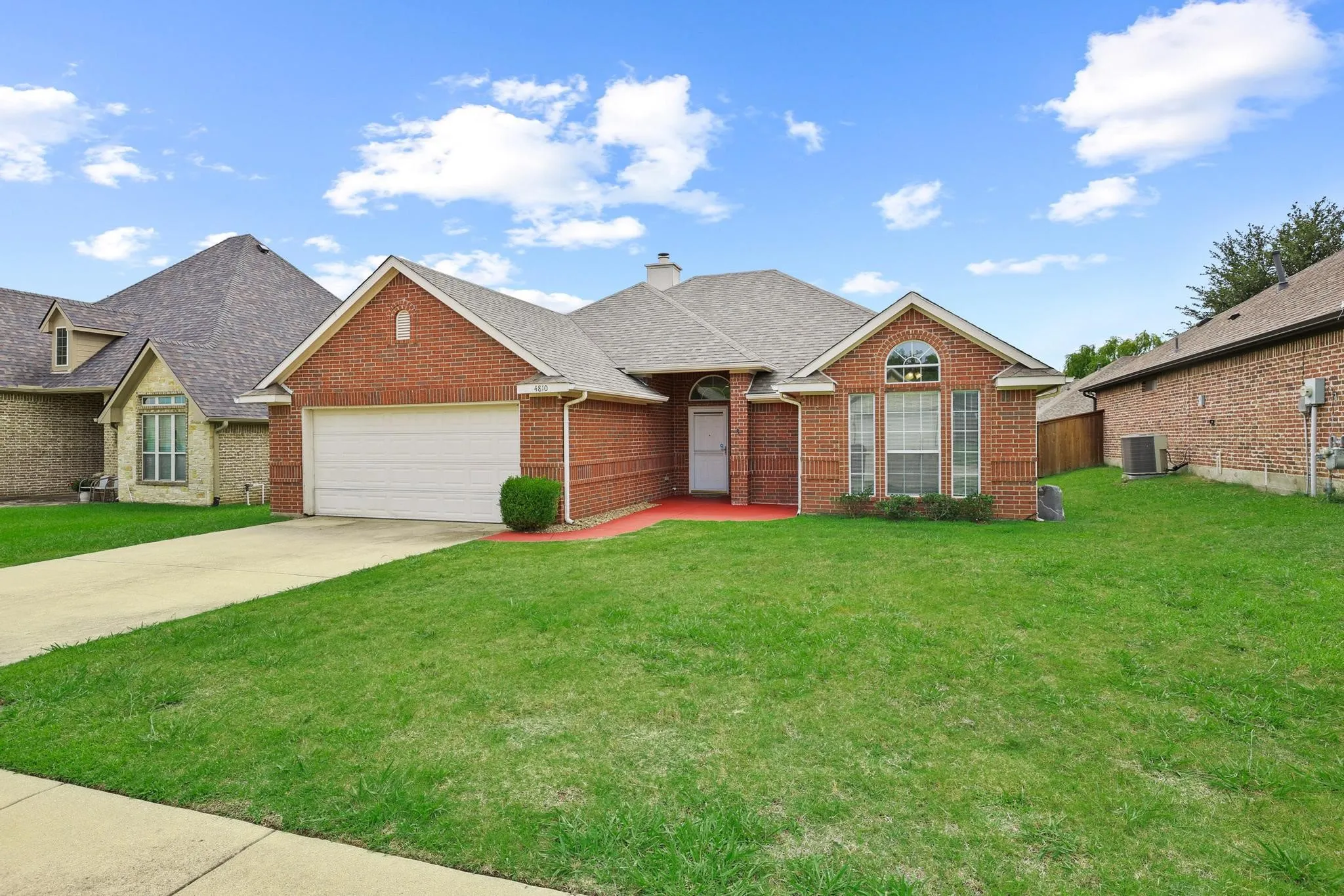 Single Family Residence For Sale in Grayson County , 4810 Hilre Drive, Sherman, Texas 75092, 3 Bedroom, 2 Bathroom, 2 Garage spaces, 1,599 Sqft, built in 2007, mls#21310058, Real Estate Agent in Sherman, Homes For Sale in Grayson county, Homes For Sale in Sherman, Realtor in Sherman Texas, Real Estate Brokerage Independent Realty Texas, Luminita Cordes Realtor