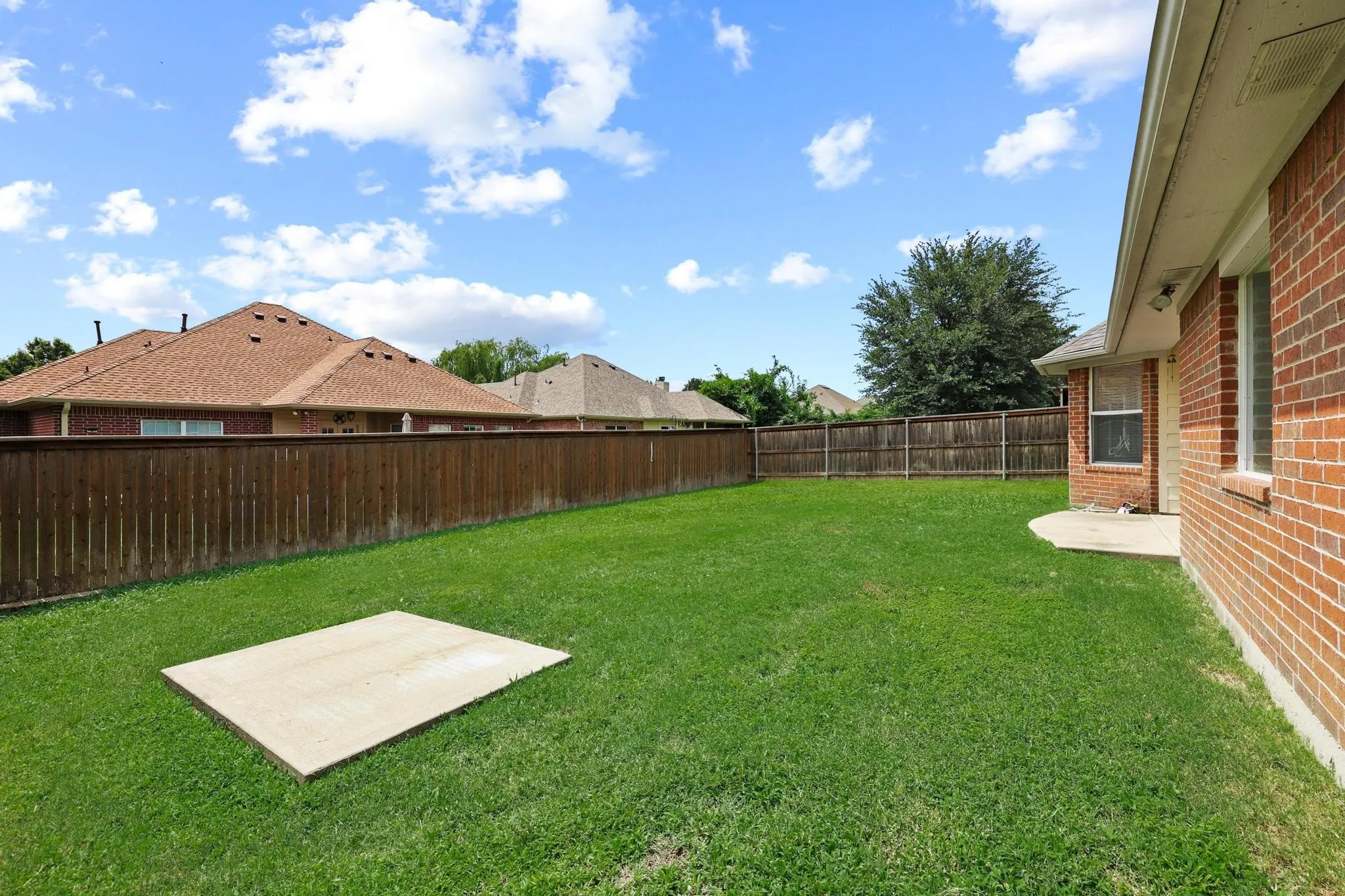 Single Family Residence For Sale in Grayson County , 4810 Hilre Drive, Sherman, Texas 75092, 3 Bedroom, 2 Bathroom, 2 Garage spaces, 1,599 Sqft, built in 2007, mls#21310058, Real Estate Agent in Sherman, Homes For Sale in Grayson county, Homes For Sale in Sherman, Realtor in Sherman Texas, Real Estate Brokerage Independent Realty Texas, Luminita Cordes Realtor