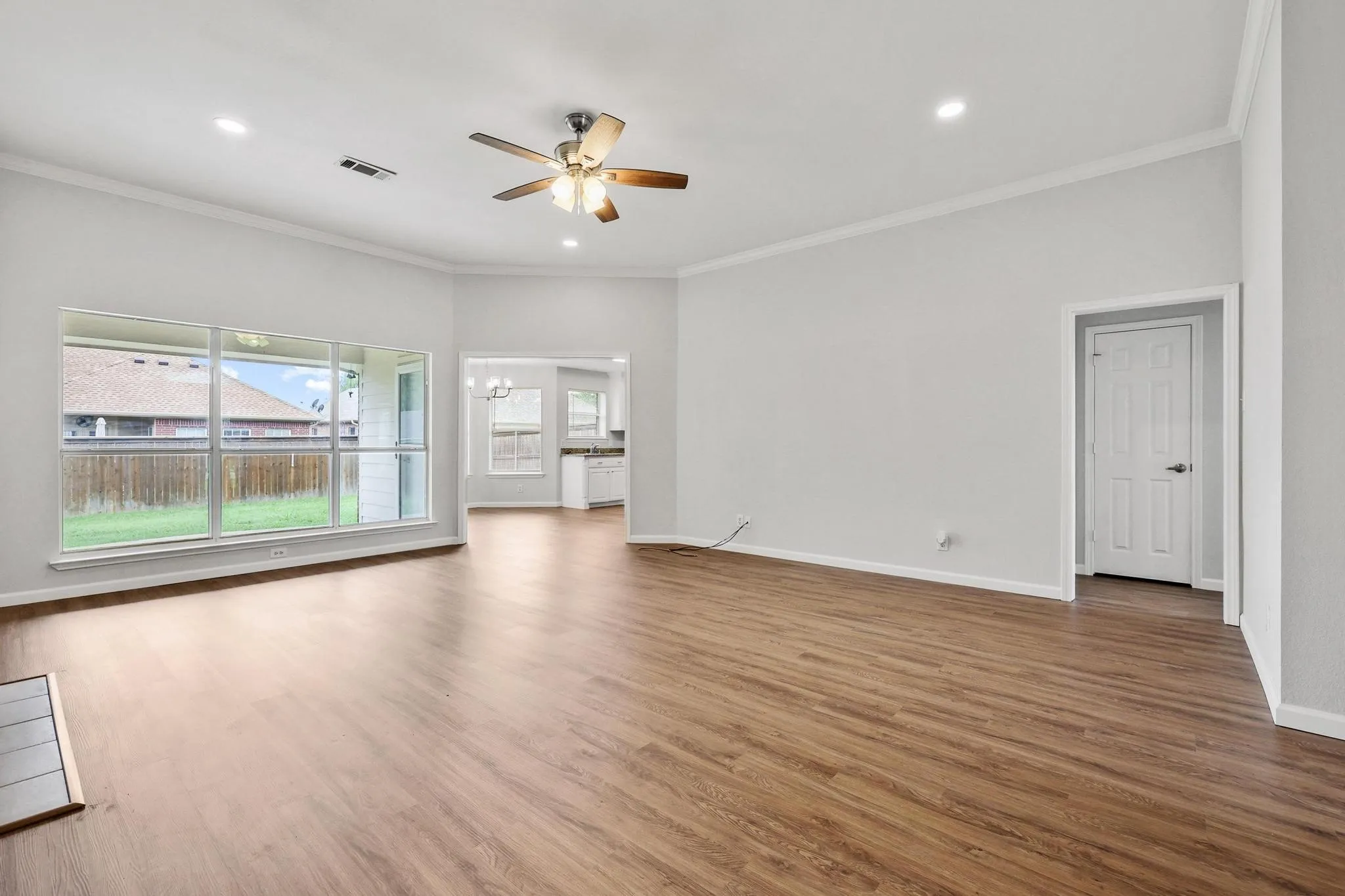 Single Family Residence For Sale in Grayson County , 4810 Hilre Drive, Sherman, Texas 75092, 3 Bedroom, 2 Bathroom, 2 Garage spaces, 1,599 Sqft, built in 2007, mls#21310058, Real Estate Agent in Sherman, Homes For Sale in Grayson county, Homes For Sale in Sherman, Realtor in Sherman Texas, Real Estate Brokerage Independent Realty Texas, Luminita Cordes Realtor
