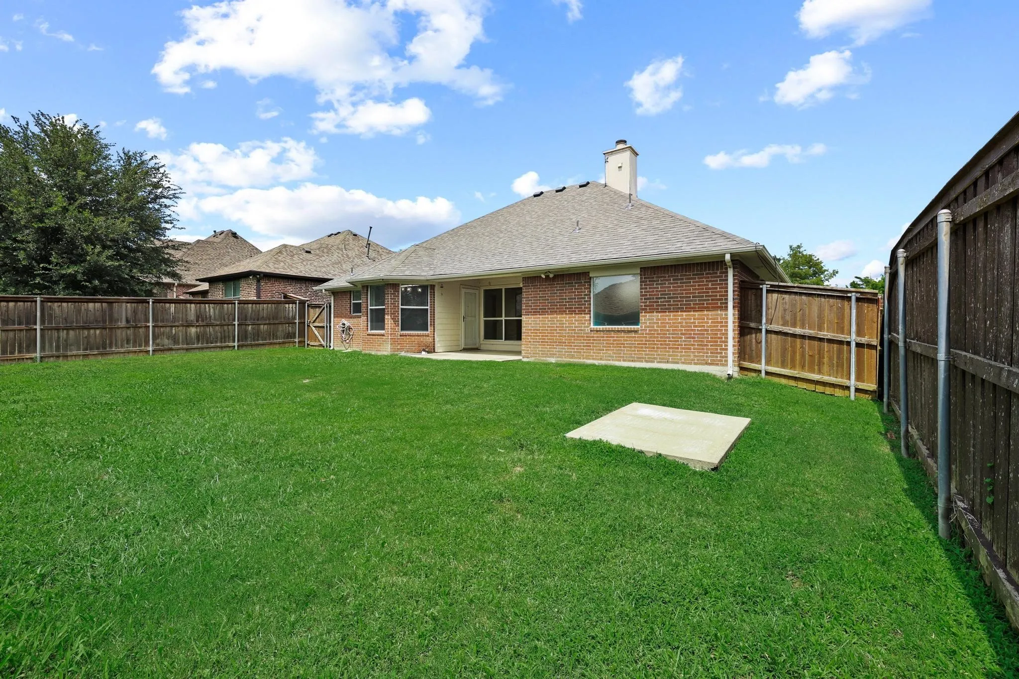 Single Family Residence For Sale in Grayson County , 4810 Hilre Drive, Sherman, Texas 75092, 3 Bedroom, 2 Bathroom, 2 Garage spaces, 1,599 Sqft, built in 2007, mls#21310058, Real Estate Agent in Sherman, Homes For Sale in Grayson county, Homes For Sale in Sherman, Realtor in Sherman Texas, Real Estate Brokerage Independent Realty Texas, Luminita Cordes Realtor