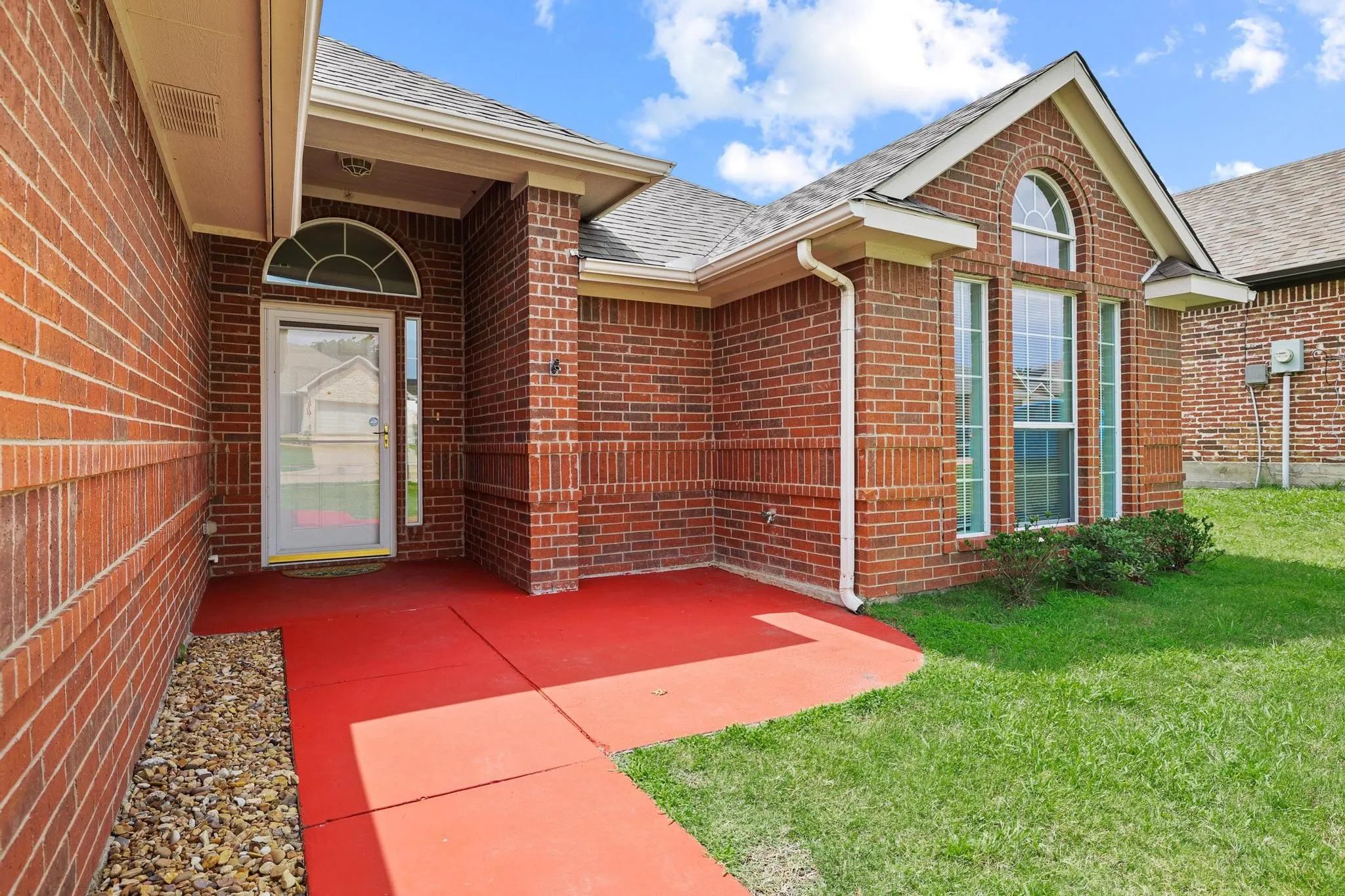 Single Family Residence For Sale in Grayson County , 4810 Hilre Drive, Sherman, Texas 75092, 3 Bedroom, 2 Bathroom, 2 Garage spaces, 1,599 Sqft, built in 2007, mls#21310058, Real Estate Agent in Sherman, Homes For Sale in Grayson county, Homes For Sale in Sherman, Realtor in Sherman Texas, Real Estate Brokerage Independent Realty Texas, Luminita Cordes Realtor