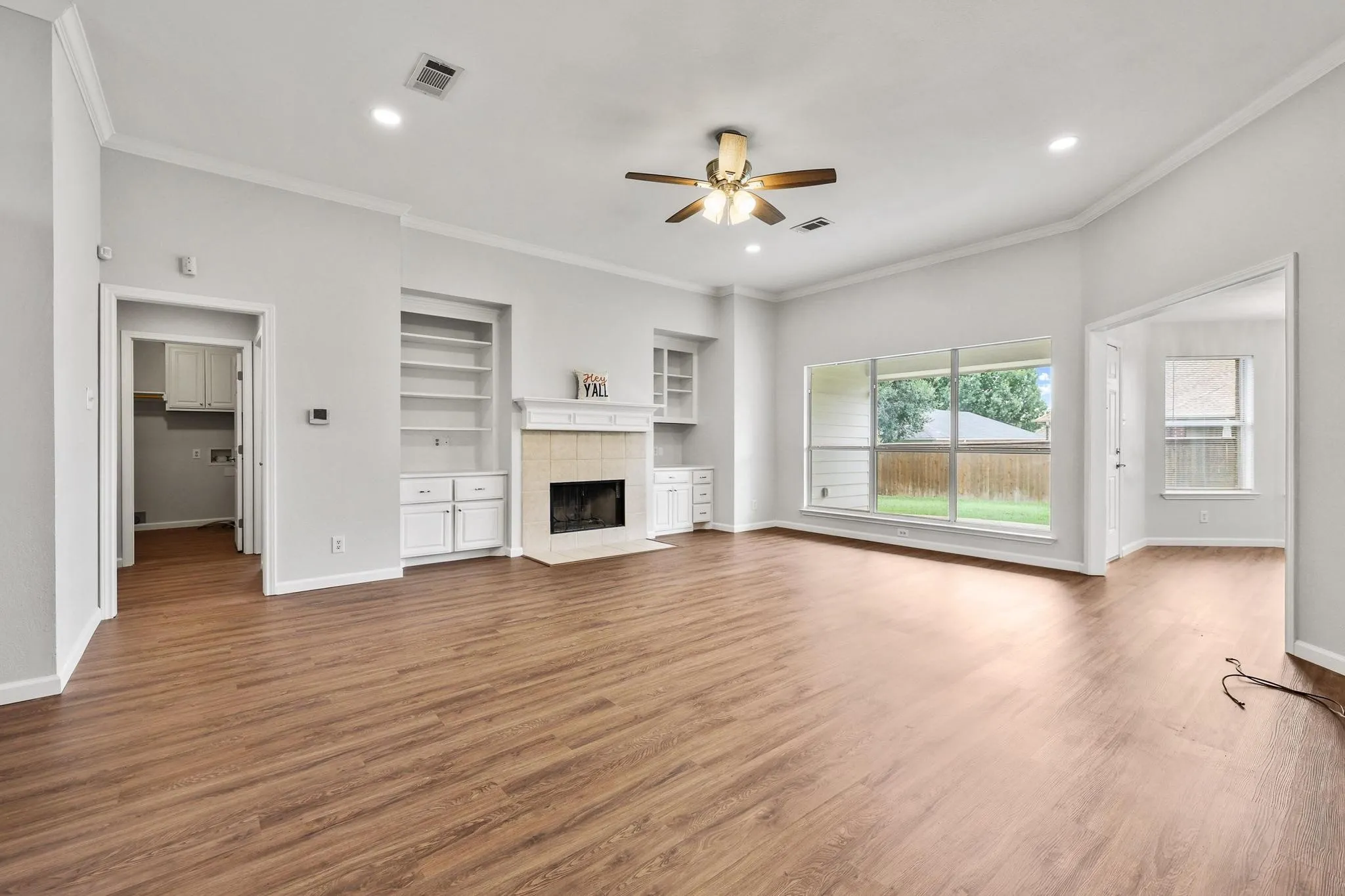 Single Family Residence For Sale in Grayson County , 4810 Hilre Drive, Sherman, Texas 75092, 3 Bedroom, 2 Bathroom, 2 Garage spaces, 1,599 Sqft, built in 2007, mls#21310058, Real Estate Agent in Sherman, Homes For Sale in Grayson county, Homes For Sale in Sherman, Realtor in Sherman Texas, Real Estate Brokerage Independent Realty Texas, Luminita Cordes Realtor