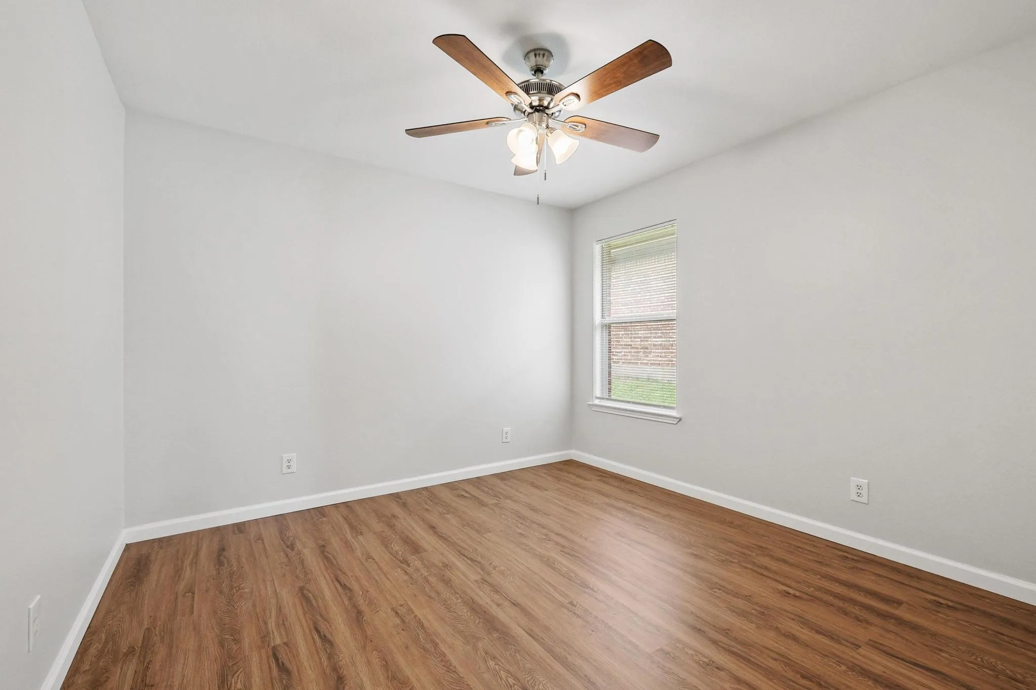 Single Family Residence For Sale in Grayson County , 4810 Hilre Drive, Sherman, Texas 75092, 3 Bedroom, 2 Bathroom, 2 Garage spaces, 1,599 Sqft, built in 2007, mls#21310058, Real Estate Agent in Sherman, Homes For Sale in Grayson county, Homes For Sale in Sherman, Realtor in Sherman Texas, Real Estate Brokerage Independent Realty Texas, Luminita Cordes Realtor
