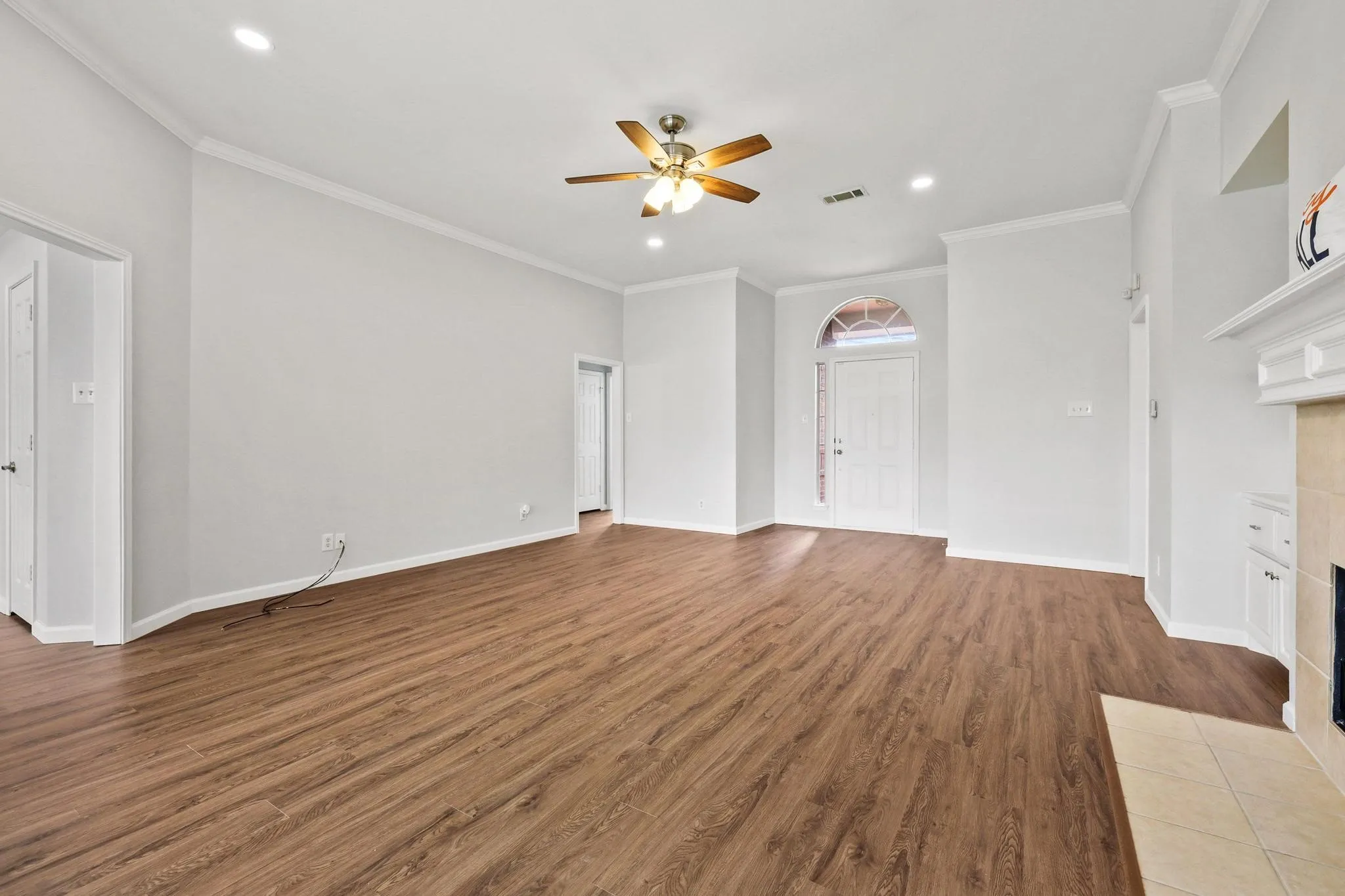 Single Family Residence For Sale in Grayson County , 4810 Hilre Drive, Sherman, Texas 75092, 3 Bedroom, 2 Bathroom, 2 Garage spaces, 1,599 Sqft, built in 2007, mls#21310058, Real Estate Agent in Sherman, Homes For Sale in Grayson county, Homes For Sale in Sherman, Realtor in Sherman Texas, Real Estate Brokerage Independent Realty Texas, Luminita Cordes Realtor