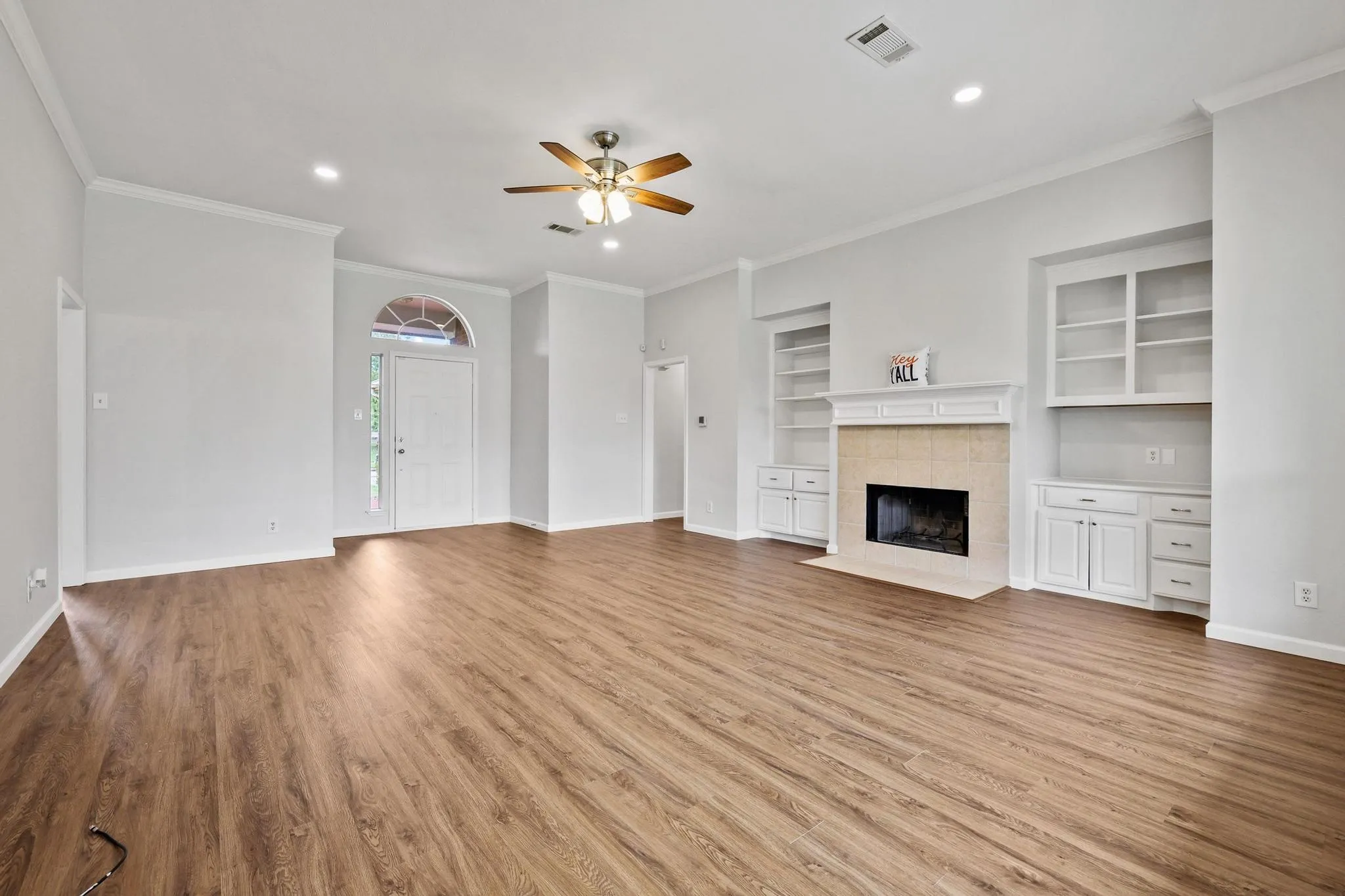 Single Family Residence For Sale in Grayson County , 4810 Hilre Drive, Sherman, Texas 75092, 3 Bedroom, 2 Bathroom, 2 Garage spaces, 1,599 Sqft, built in 2007, mls#21310058, Real Estate Agent in Sherman, Homes For Sale in Grayson county, Homes For Sale in Sherman, Realtor in Sherman Texas, Real Estate Brokerage Independent Realty Texas, Luminita Cordes Realtor