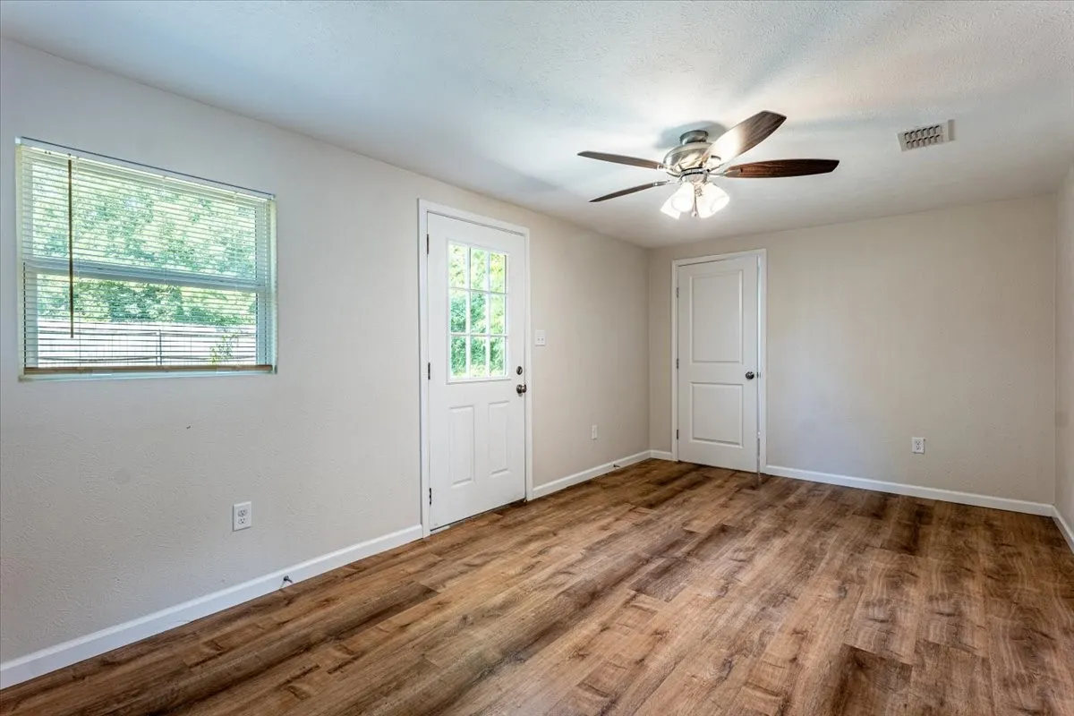 Single Family Residence For Sale in Erath County , 1762 N Mc Cart Street, Stephenville, Texas 76401, 4 Bedroom, 2 Bathroom, 1 Garage spaces, 1,990 Sqft, built in 1963, mls#21305333, Real Estate Agent in Stephenville, Homes For Sale in Erath county, Homes For Sale in Stephenville, Realtor in Stephenville Texas, Real Estate Brokerage Independent Realty Texas, Luminita Cordes Realtor