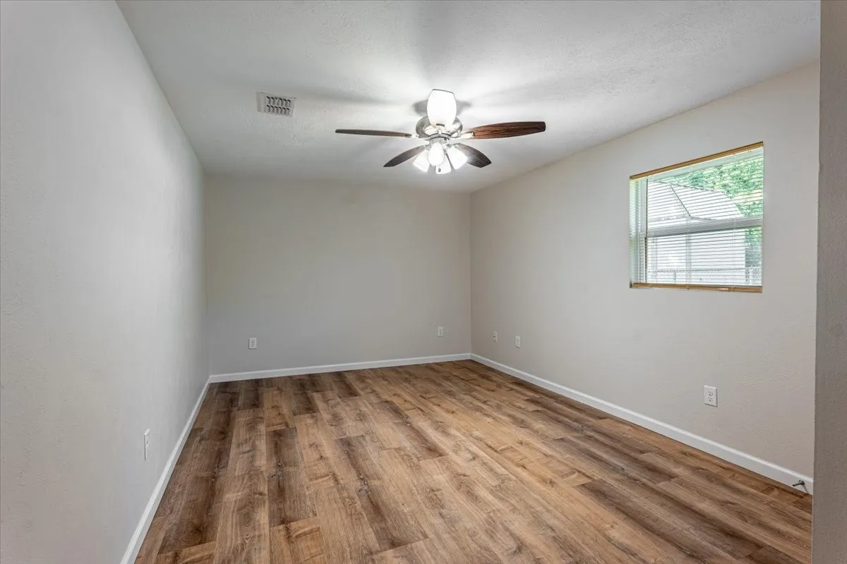 Single Family Residence For Sale in Erath County , 1762 N Mc Cart Street, Stephenville, Texas 76401, 4 Bedroom, 2 Bathroom, 1 Garage spaces, 1,990 Sqft, built in 1963, mls#21305333, Real Estate Agent in Stephenville, Homes For Sale in Erath county, Homes For Sale in Stephenville, Realtor in Stephenville Texas, Real Estate Brokerage Independent Realty Texas, Luminita Cordes Realtor