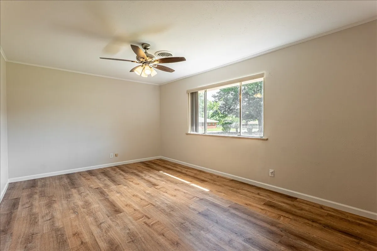 Single Family Residence For Sale in Erath County , 1762 N Mc Cart Street, Stephenville, Texas 76401, 4 Bedroom, 2 Bathroom, 1 Garage spaces, 1,990 Sqft, built in 1963, mls#21305333, Real Estate Agent in Stephenville, Homes For Sale in Erath county, Homes For Sale in Stephenville, Realtor in Stephenville Texas, Real Estate Brokerage Independent Realty Texas, Luminita Cordes Realtor